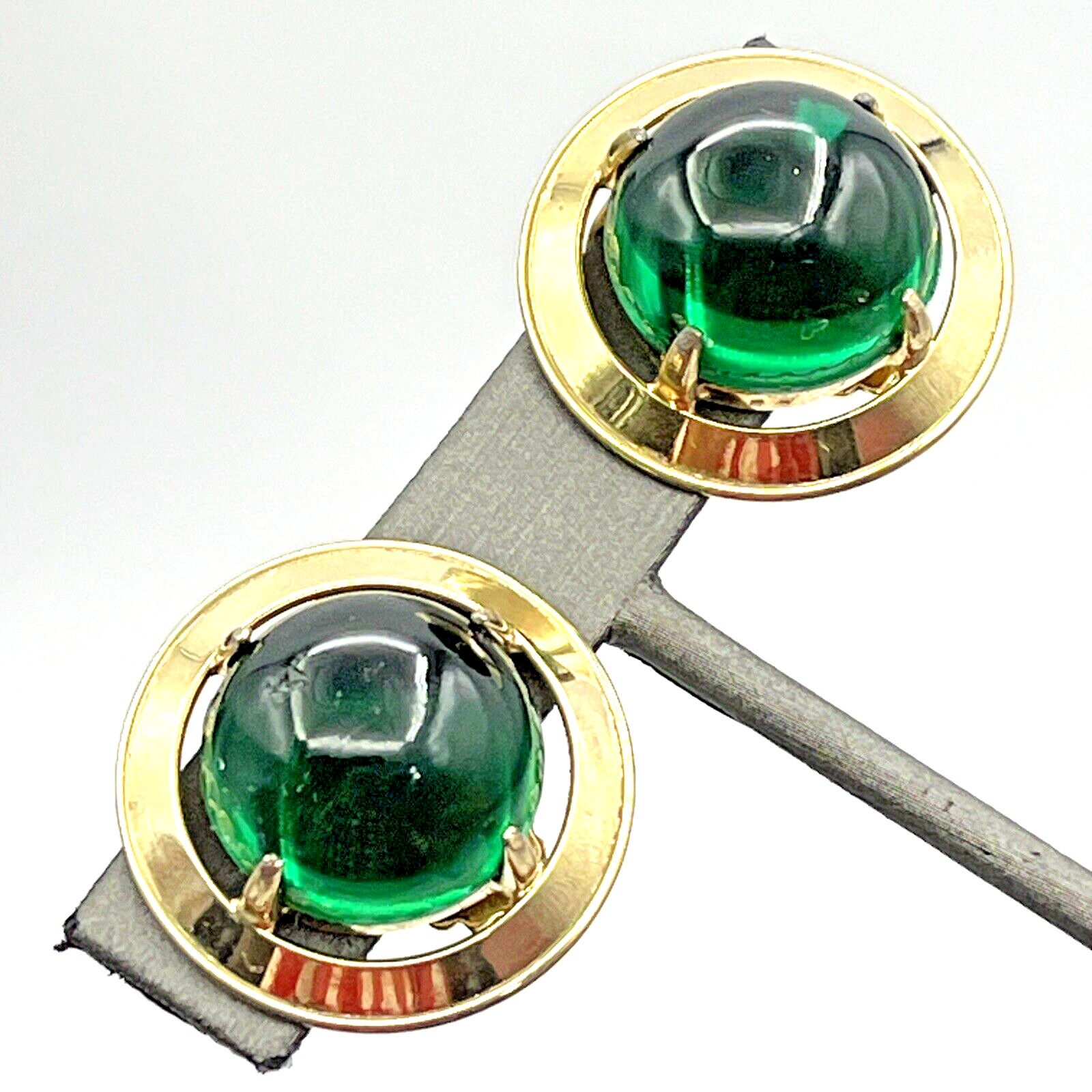 Vintage Green Gripoix Glass Cabochon Clip-on Earrings Gold Tone 1.25″