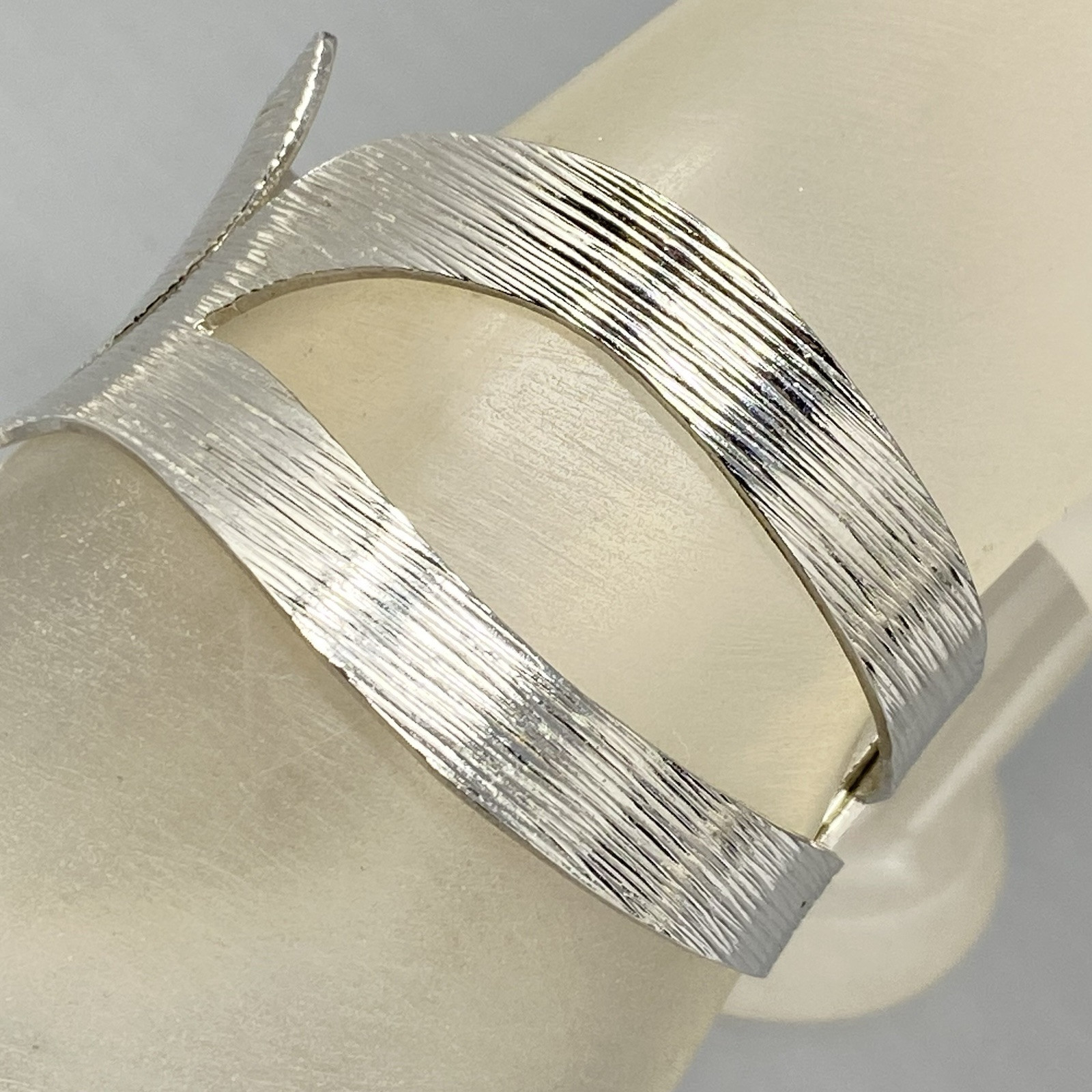 Emmons Clamper Bracelet Bangle Brushed Silver Tone Wide Open Side Hinge Vtg 7″