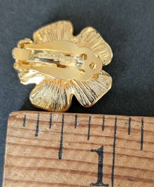 Gay Boyer Clip Earrings Dogwood Flower Floral Hammered Texture Gold Tone Jewelry