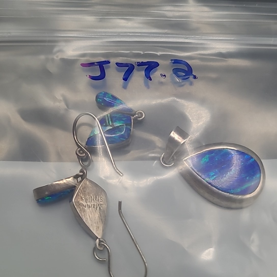 Vintage Mexico Sterling Silver Blue Opal Inlay Pendant Earring Set Blue