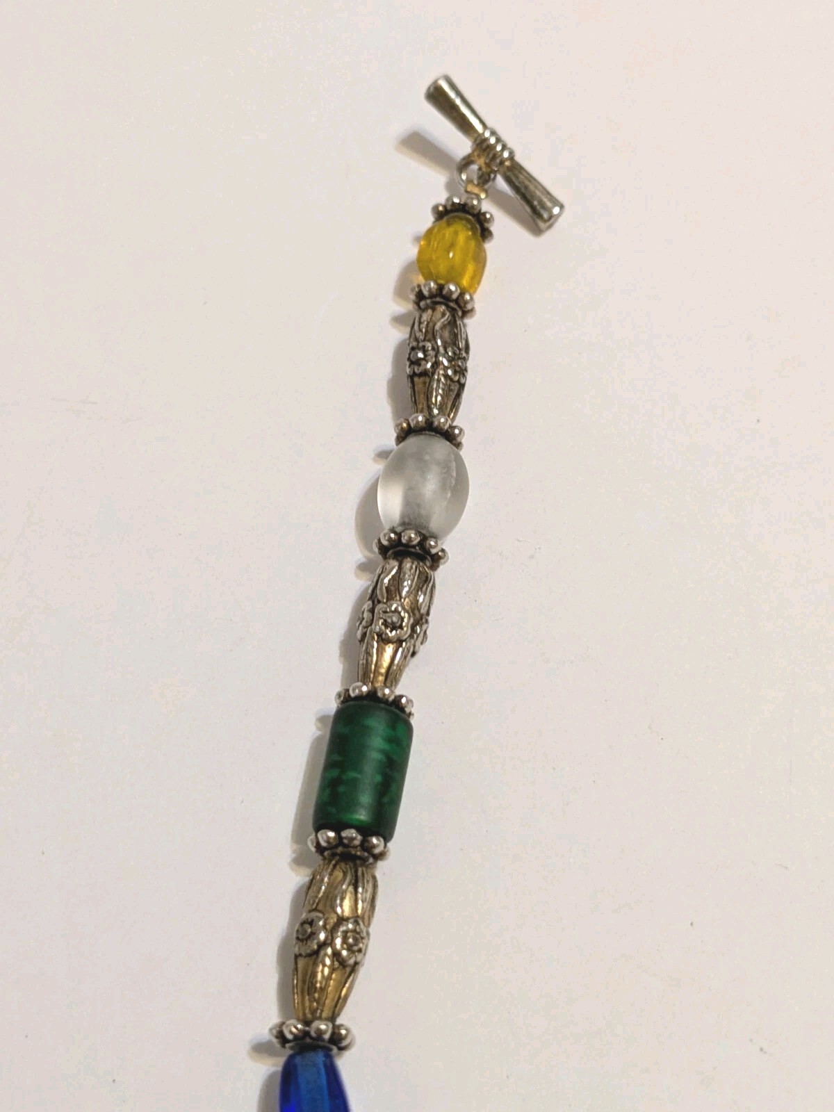 Vintage Multi Tone Bracelet With Multicolor Glass Beads. Toggle Closure 6 3/4″