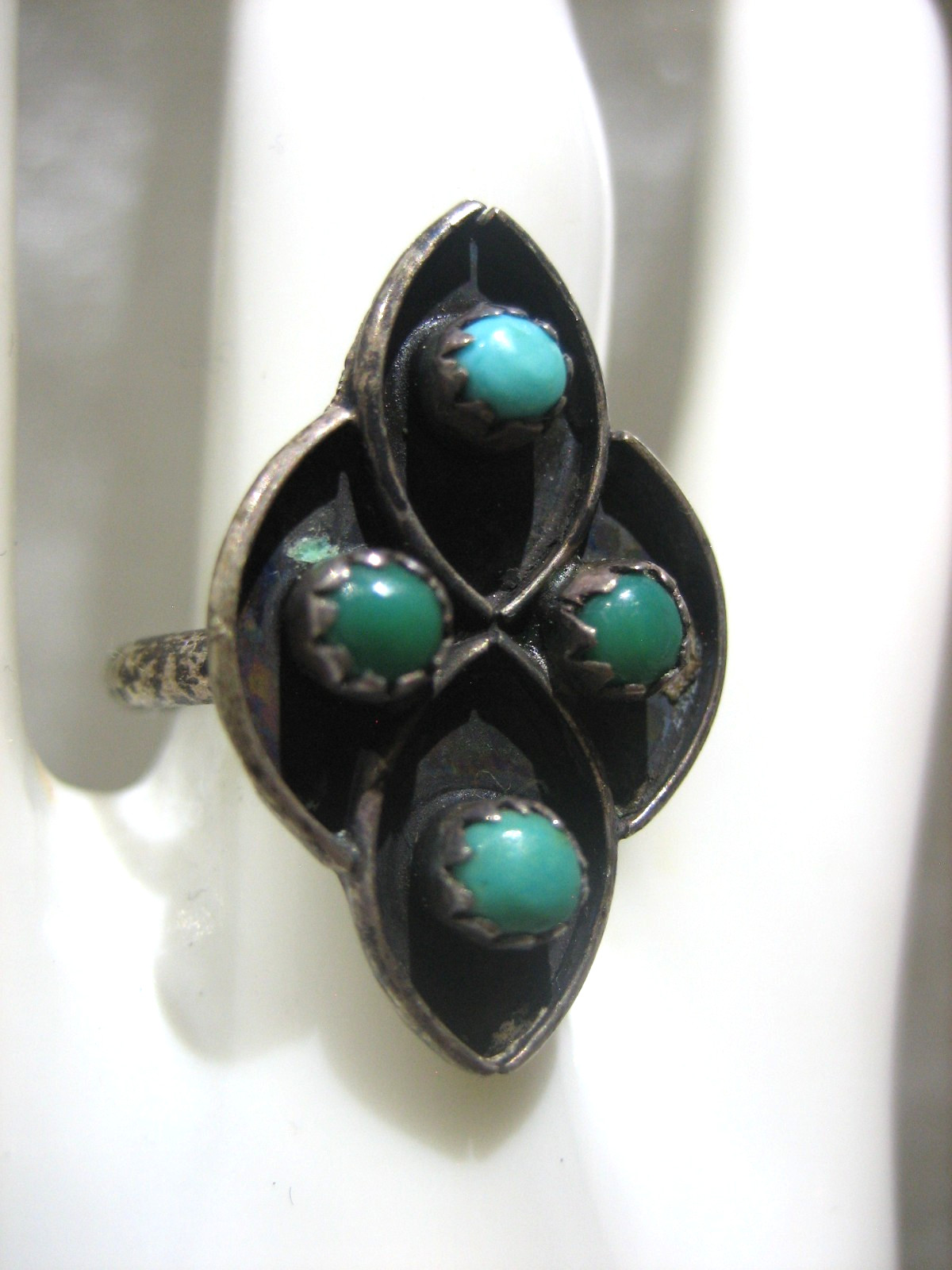 VINTAGE SOUTHWESTERN STERLING SILVER TURQUOISE BEAD RING SIZE 4.25