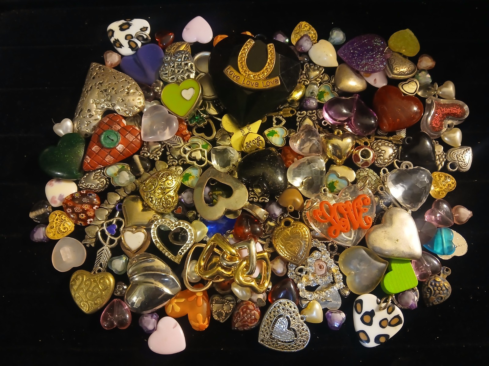 Lot Of 232 Hearts❤️, Bead, Pendant, Charm, And More