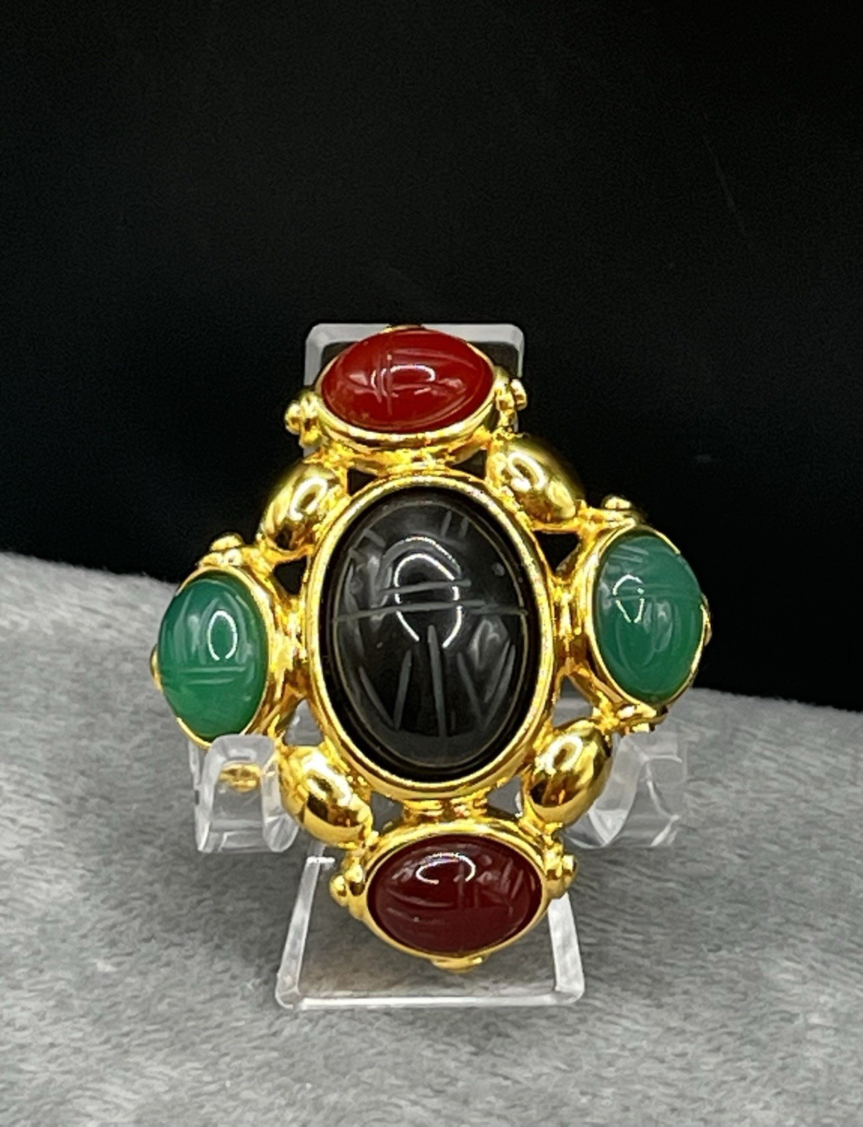 VTG. EGYPTIAN Style multicolor Carved SCARAB Glass Stone GoldTone BROOCH PENDANT