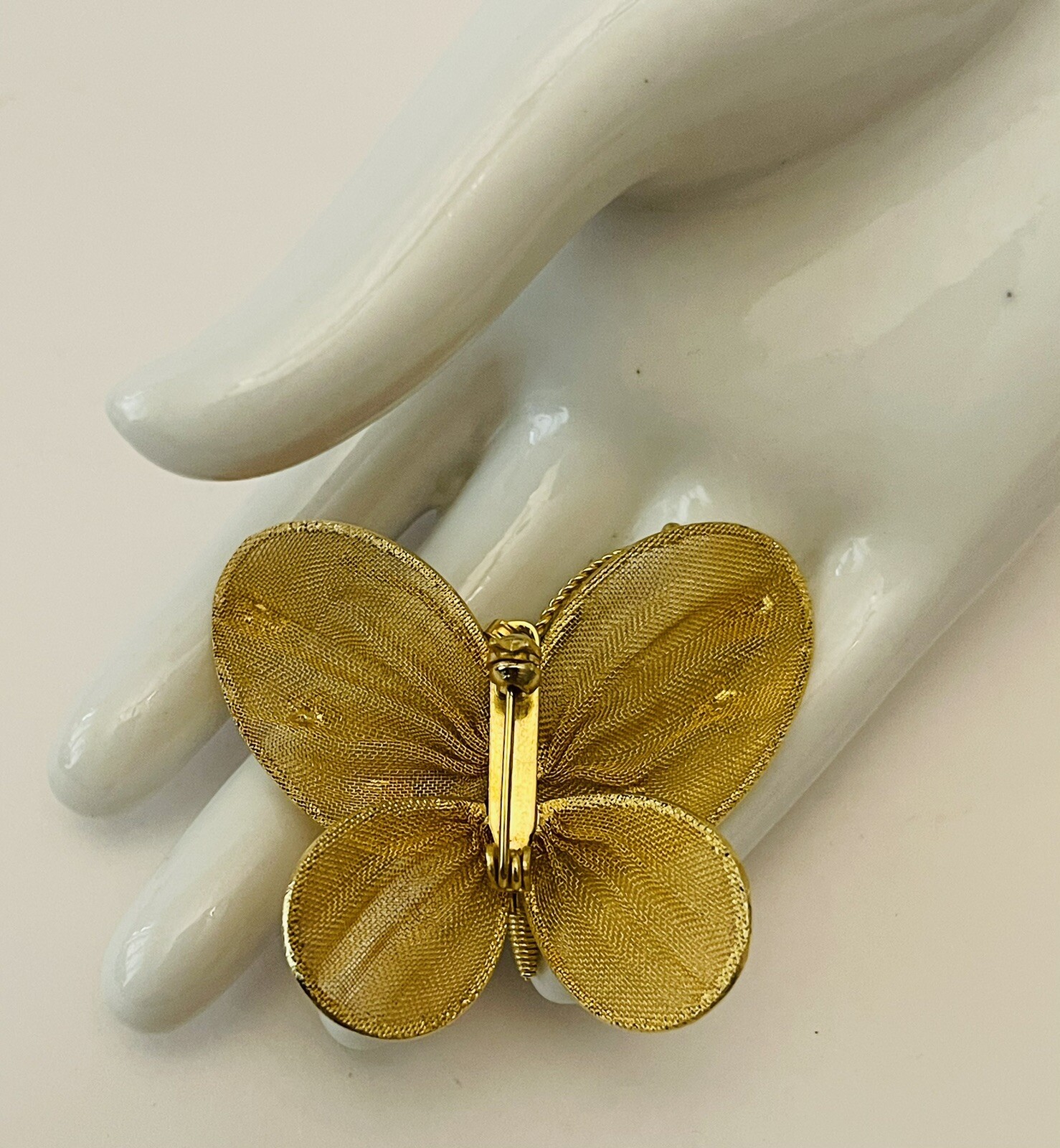 Vintage Goldtone Butterfly Flowers Mesh Figural Pendant Brooch Pin