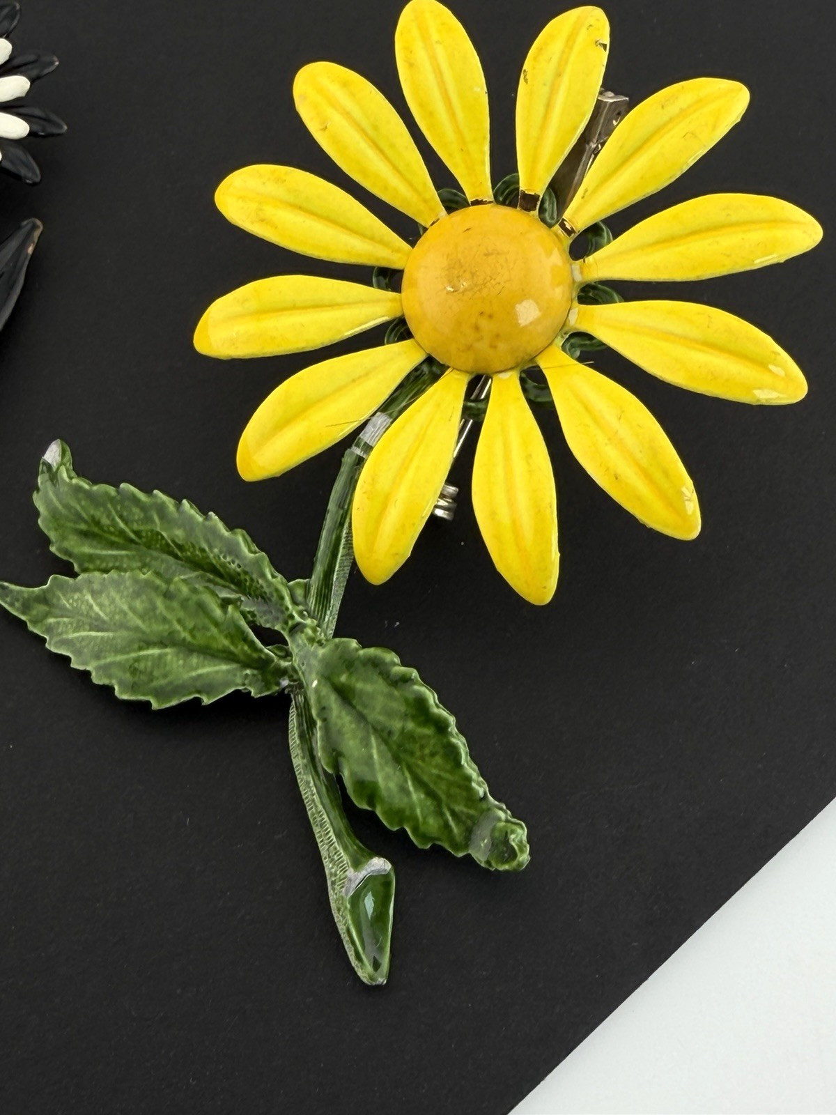 Vintage 1960s Enamel Flower Brooch Lot of 2 Black Yellow Pop Art Mod Retro Daisy