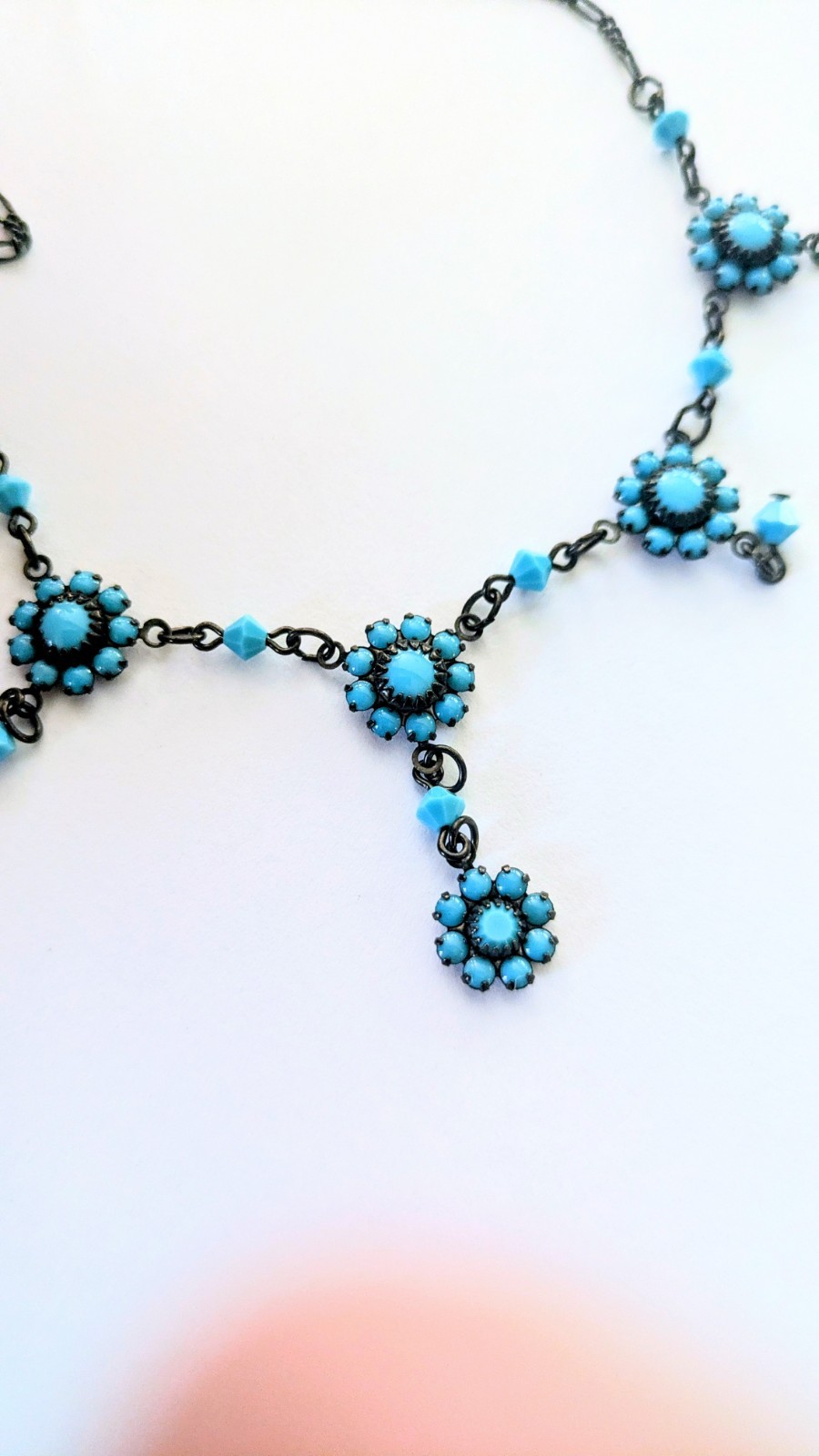 AUSTRIAN CRYSTAL USA Black Tone Turquoise Crystal Dangle Necklace 16.25″