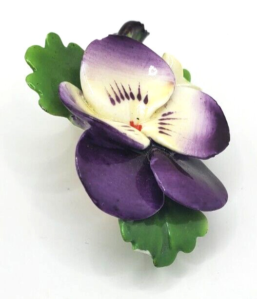 LARGE 1940’S 1950’S CARA STAFFORDSHIRE ENGLAND PANSY FLOWER PIN BROOCH (chip)