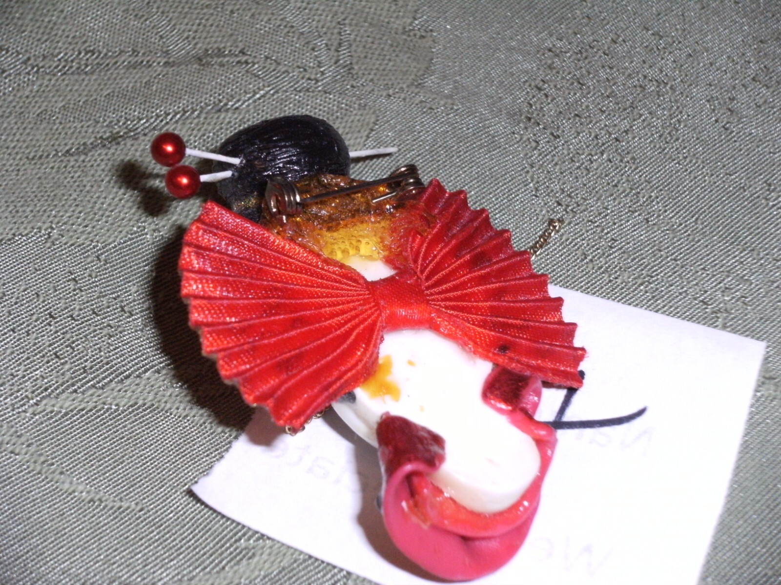 GEISH GIRL BROOCH 2.5X2 INCHES