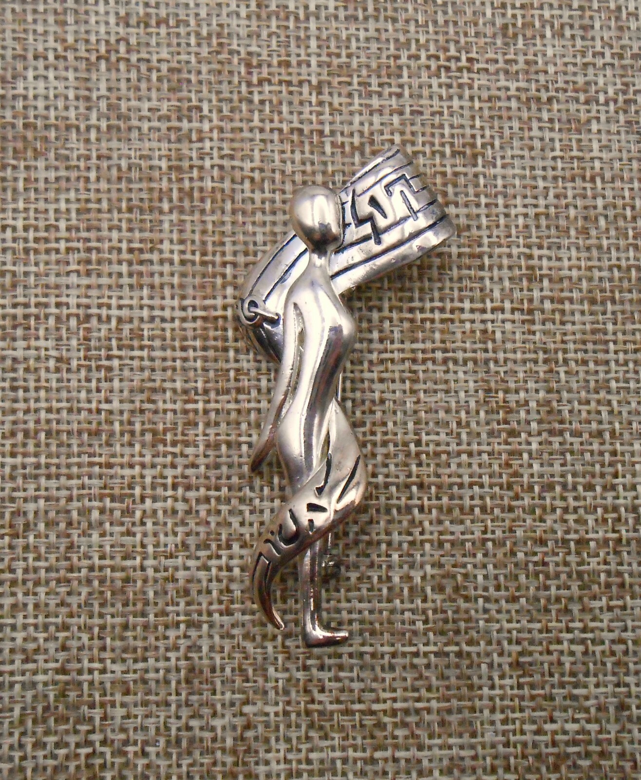 ERIC ORIGINALS Signed 2007 – 2008 Music Theme Person Brooch Pin Silver-tone A503