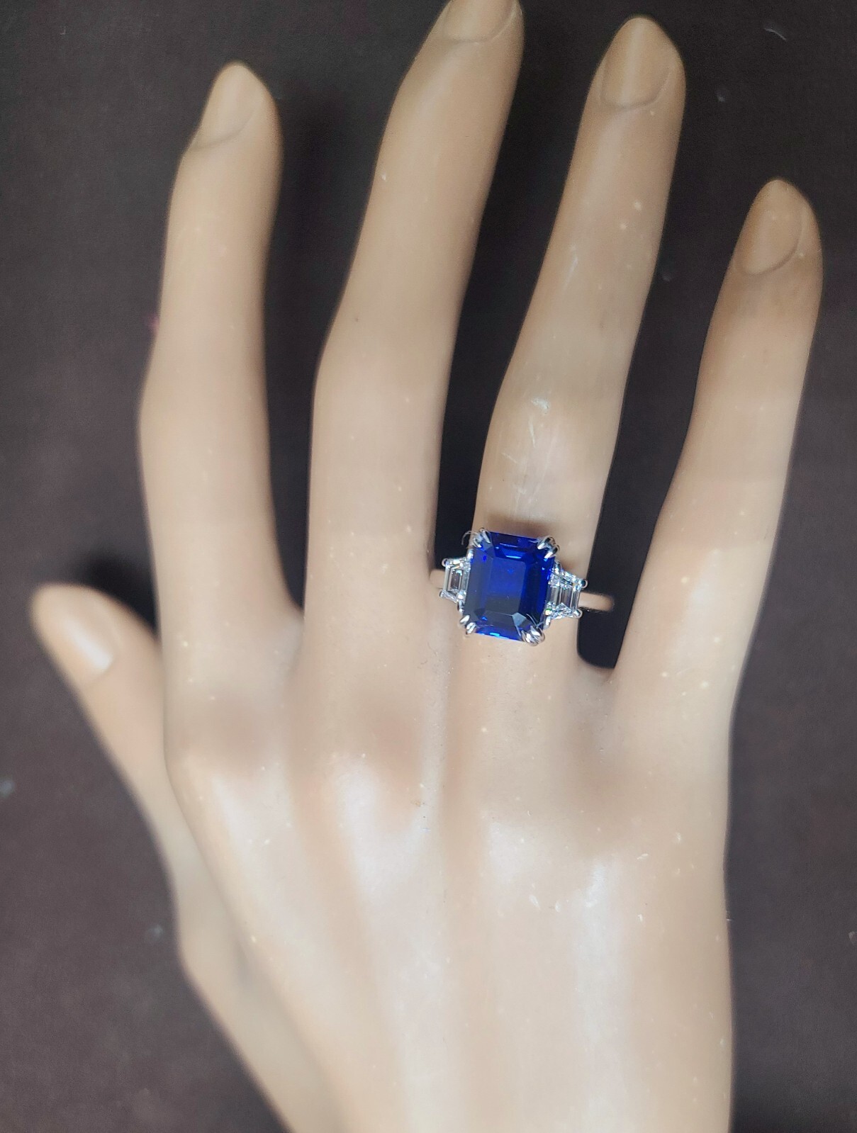 Vintage 14k White Gold Engagement Ring 5.52CT. Blue Sapphire Emerald Shape