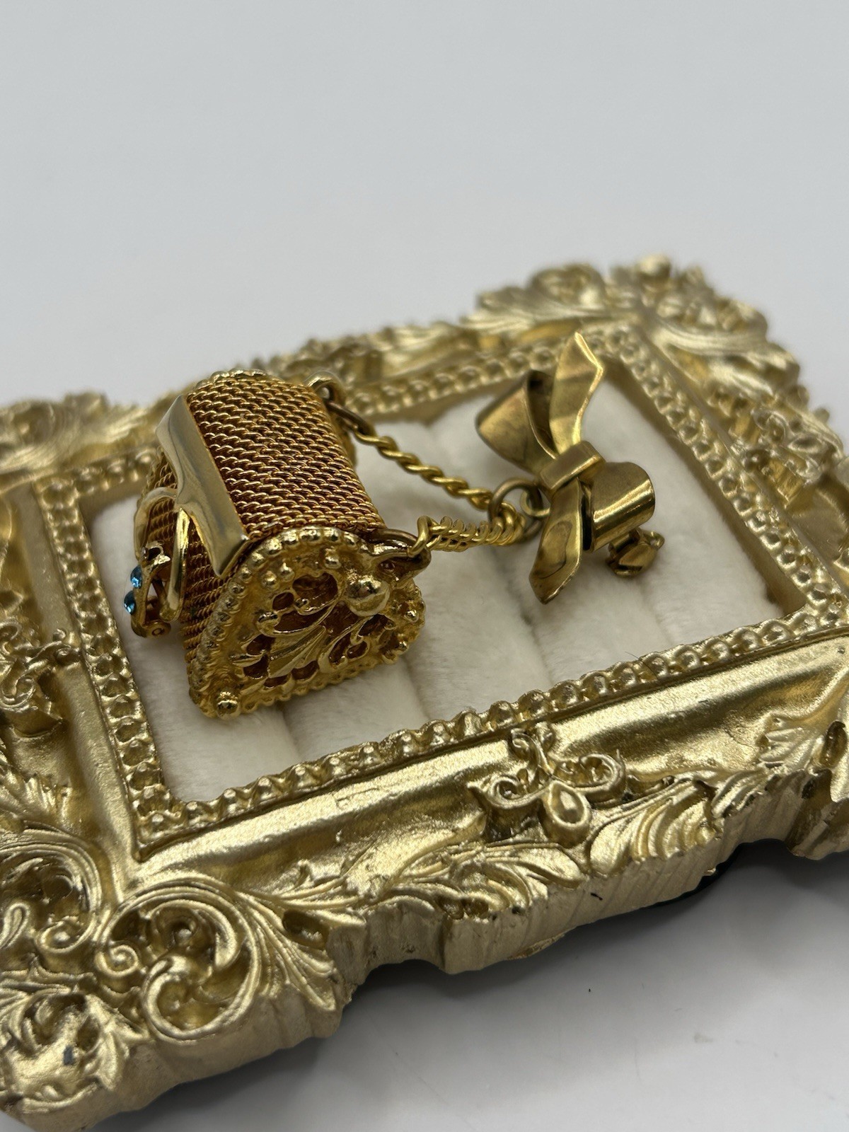 Vintage Gold Mesh Mini Coin Purse Brooch Bow Blue Charm Cottagecore Romantic Fun