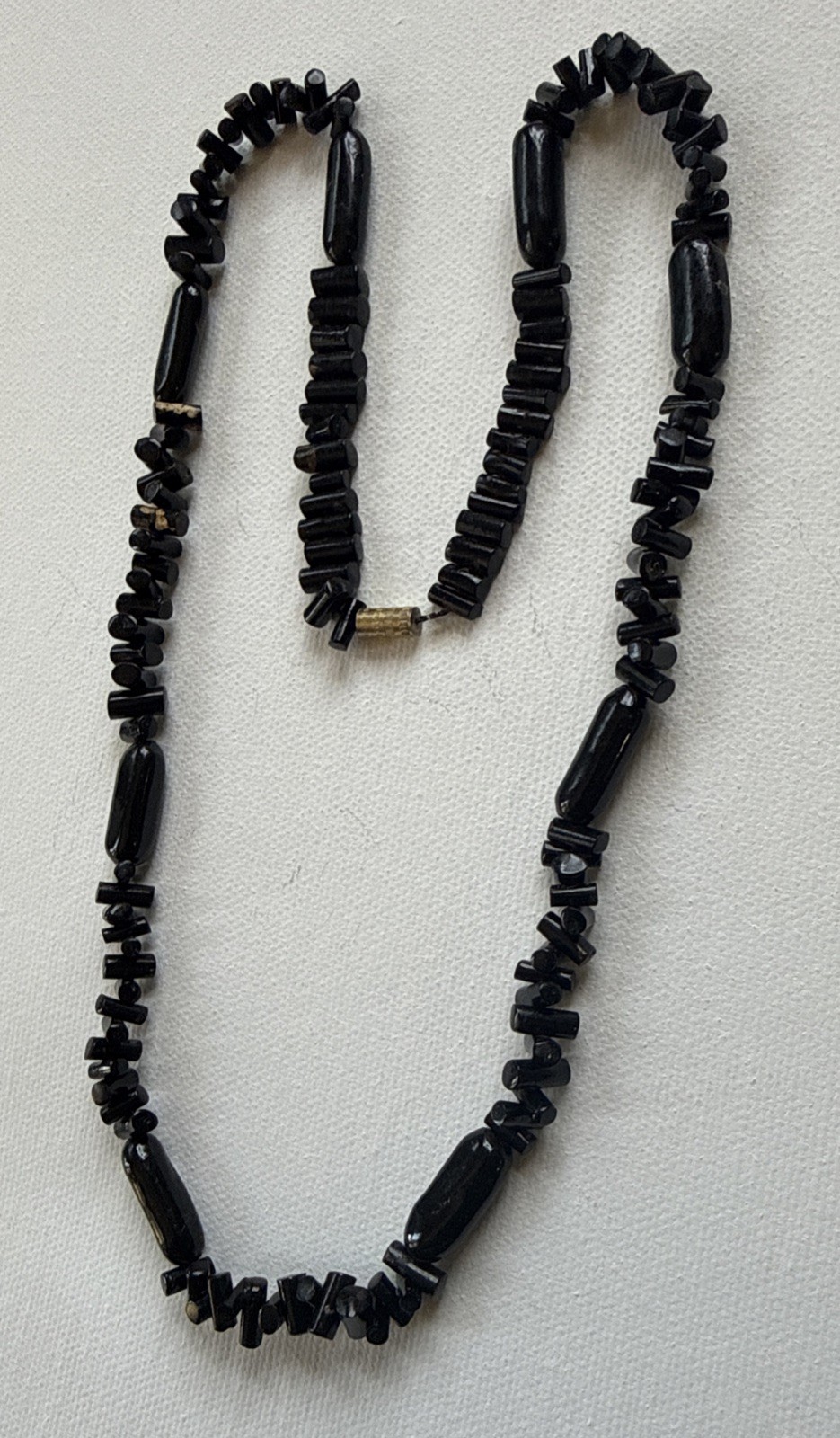 Vintage Natural Black Coral Geometric Beaded Necklace Gold Tone Barrel Clasp 21”