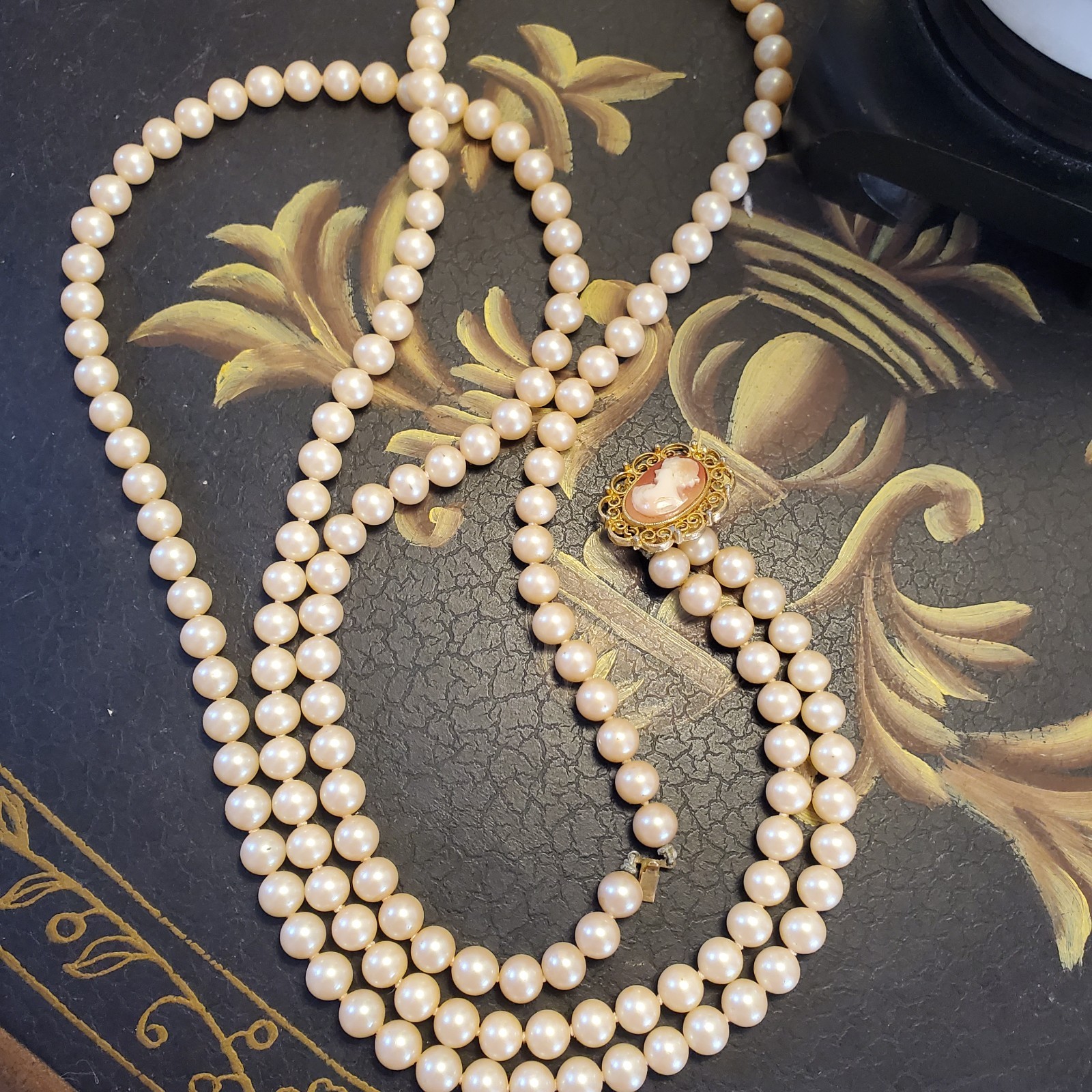 Cameo Dbl Pearl Strand Necklace 27″ Insert Clasp Carved Filigree Hand Knotted