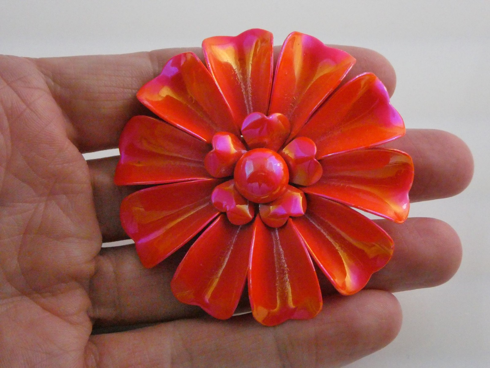 Vintage Unsigned Iridescent Red Orange Enamel Flower Brooch Pin 17g 61mm Diam