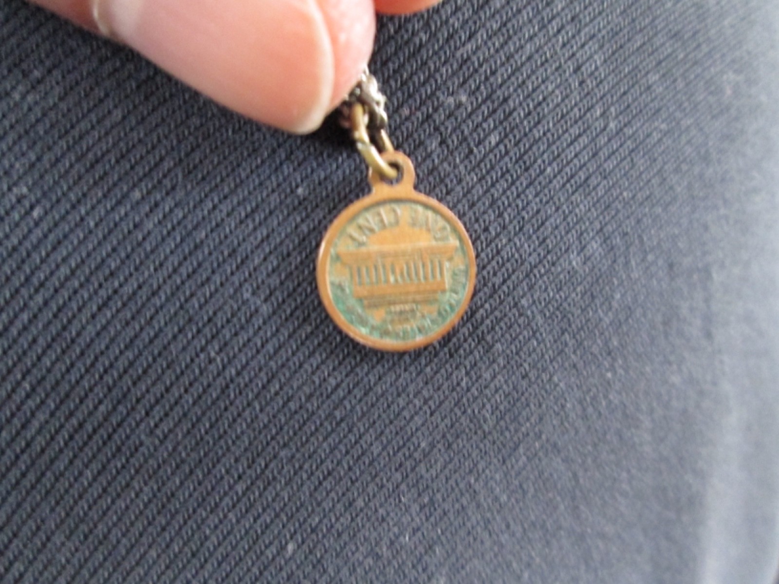 Vintage Miniature Lincoln Cent 1964 Necklace 1 cm Wide Tarnished