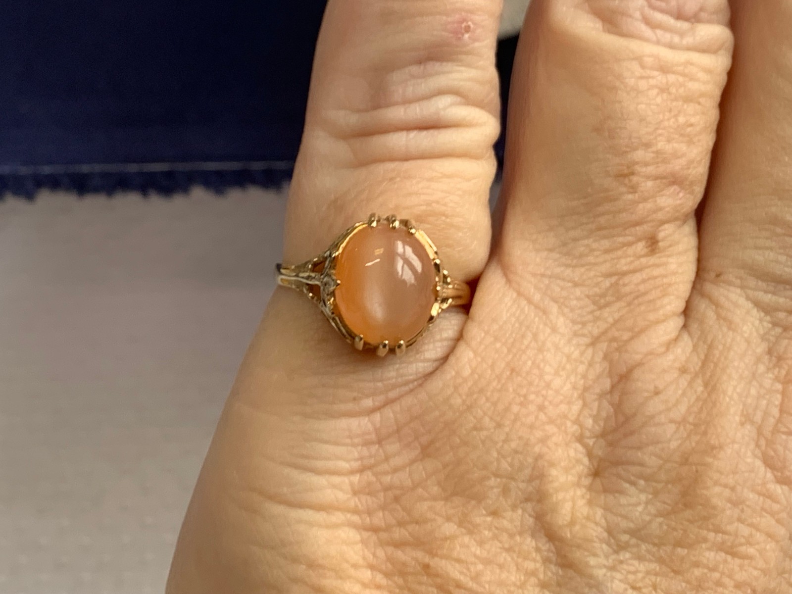 Vtg 10K Yellow Gold Ring 2.82g Fine Jewelry Size 7 Band Peach Color Stone *READ*