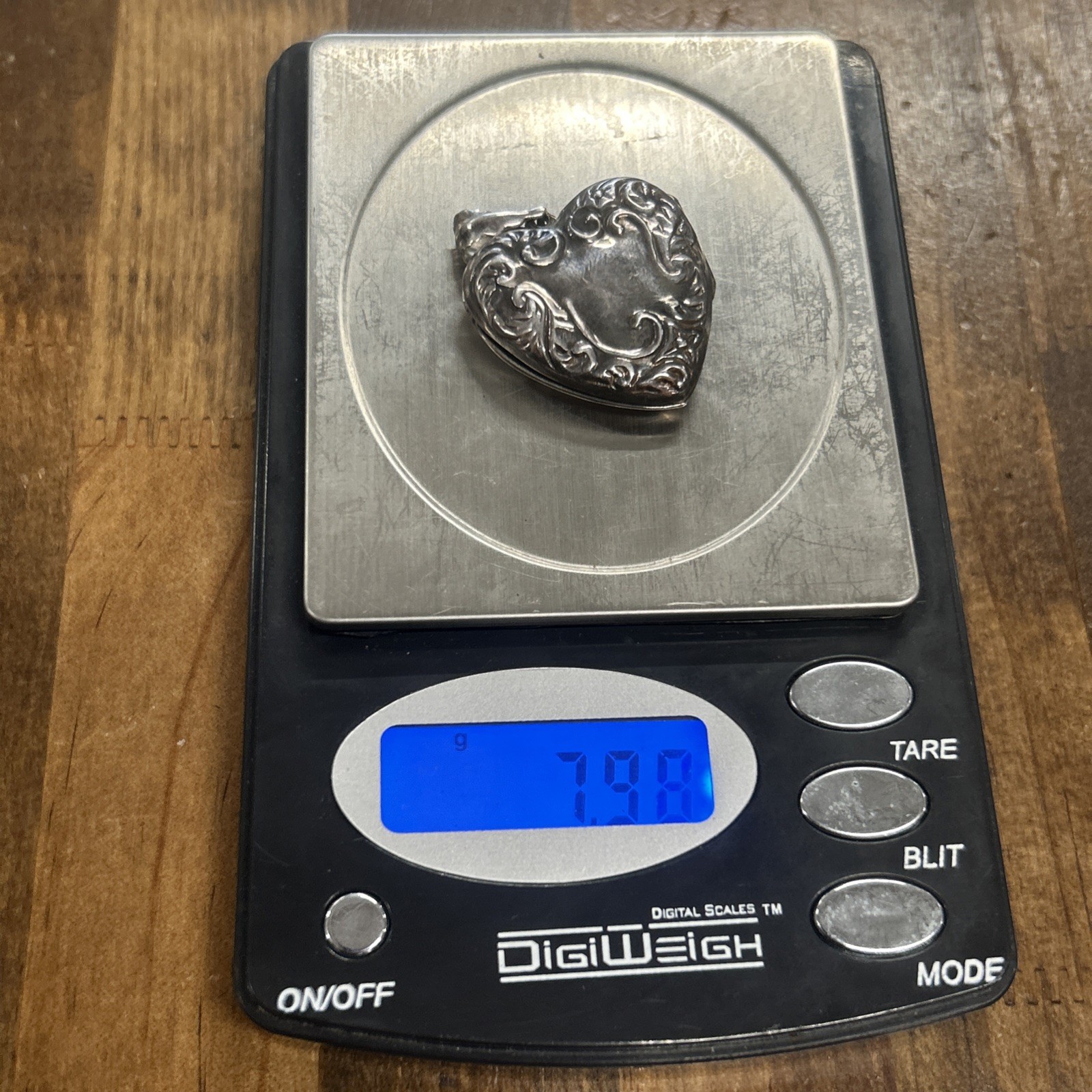 Vintage Ornate Art Nouveau Puffed Heart Locket Pendant 7.98 Grams
