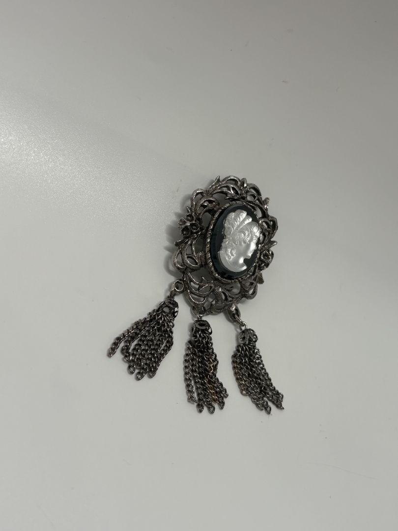 Vintage 1970s Cameo Silver Pewter Tone Scroll Openwork Triple Chain Brooch Pin