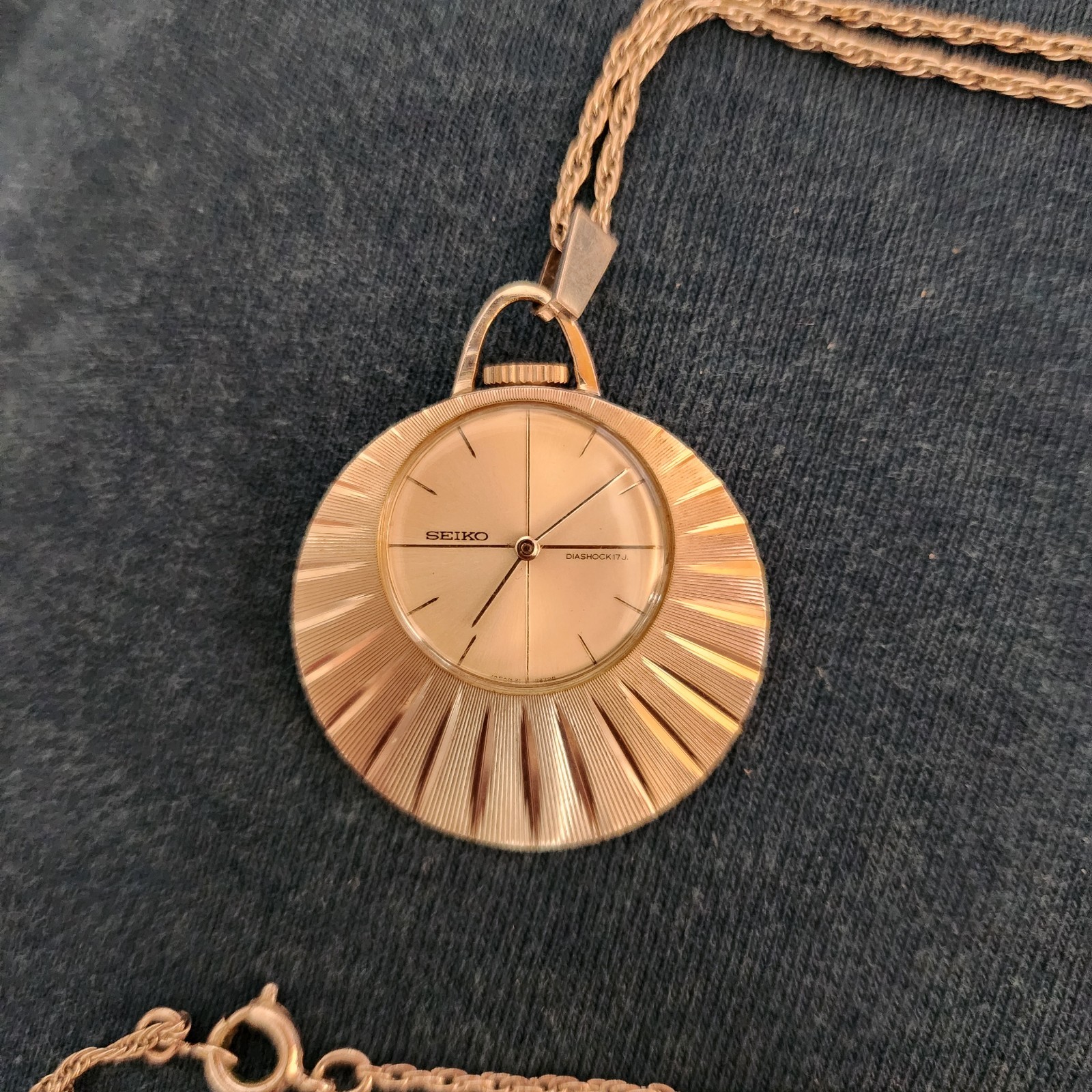 Vintage Seiko Fancywatch Pendant Necklace Watch 17J Hand Wind Sunburst Silver