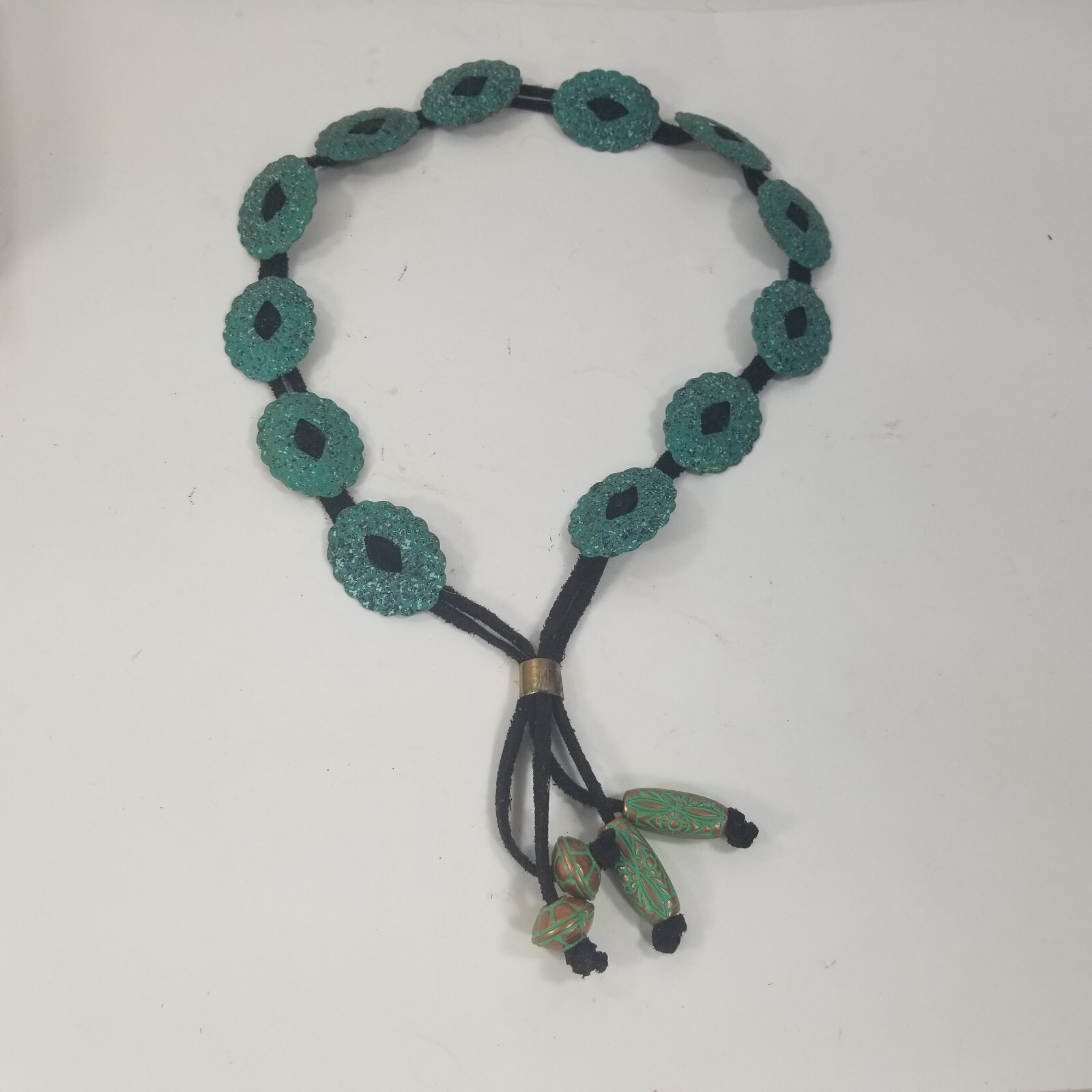 VTG Native American Conch Bolo Tie Leather Cord Dangle Necklace