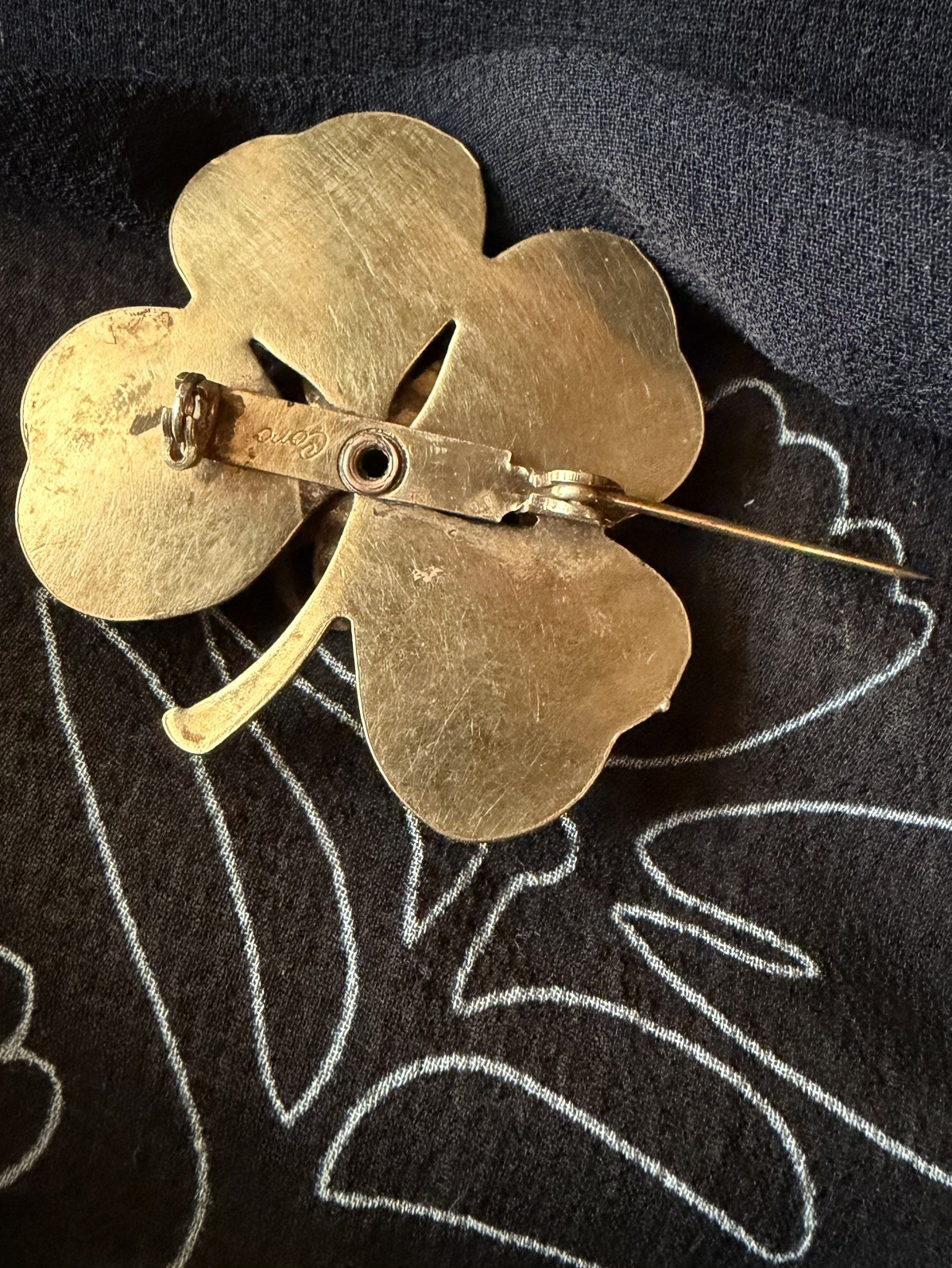 Vintage Coro Brooch Pin Gold Tone Retro Shamrock Clover Flower Blue Rhinestones