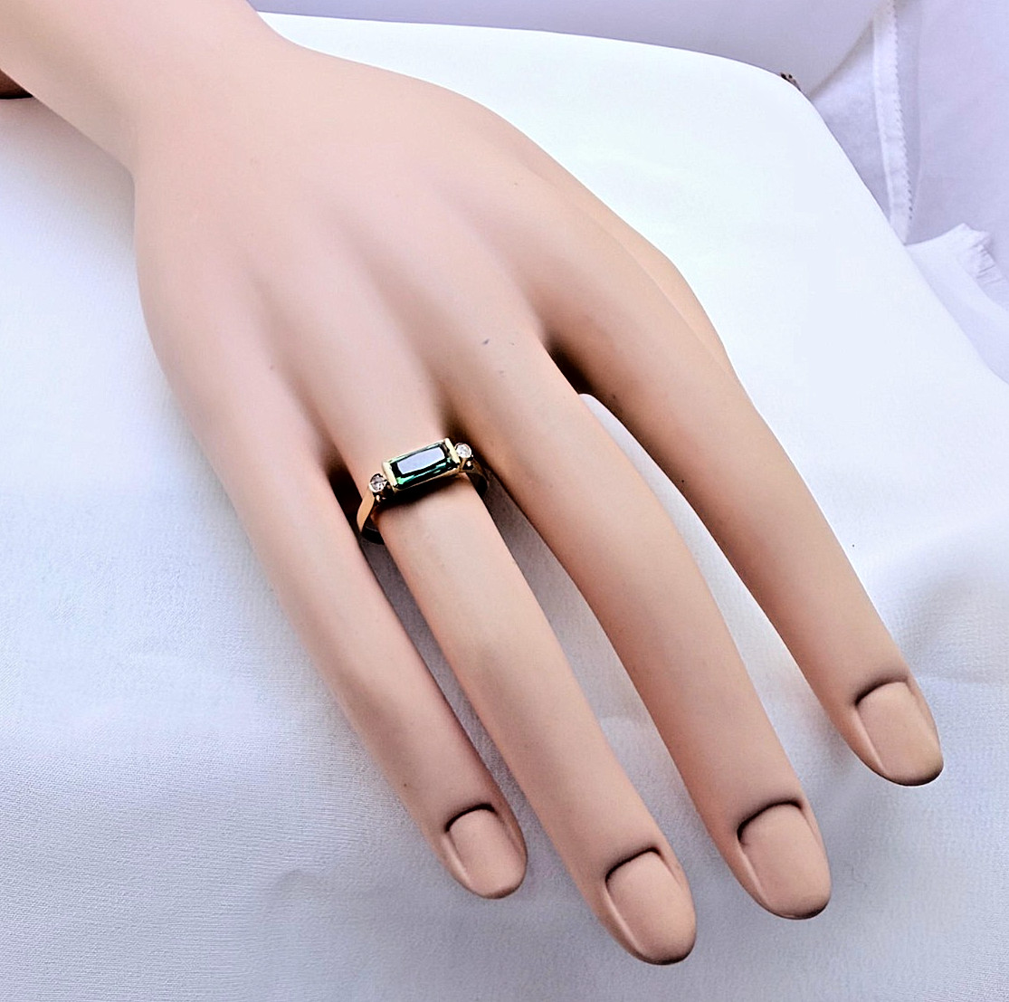 Vintage 18ct Gold Green Tourmaline & Diamond Ring Natural Hallmarked Size 7.5