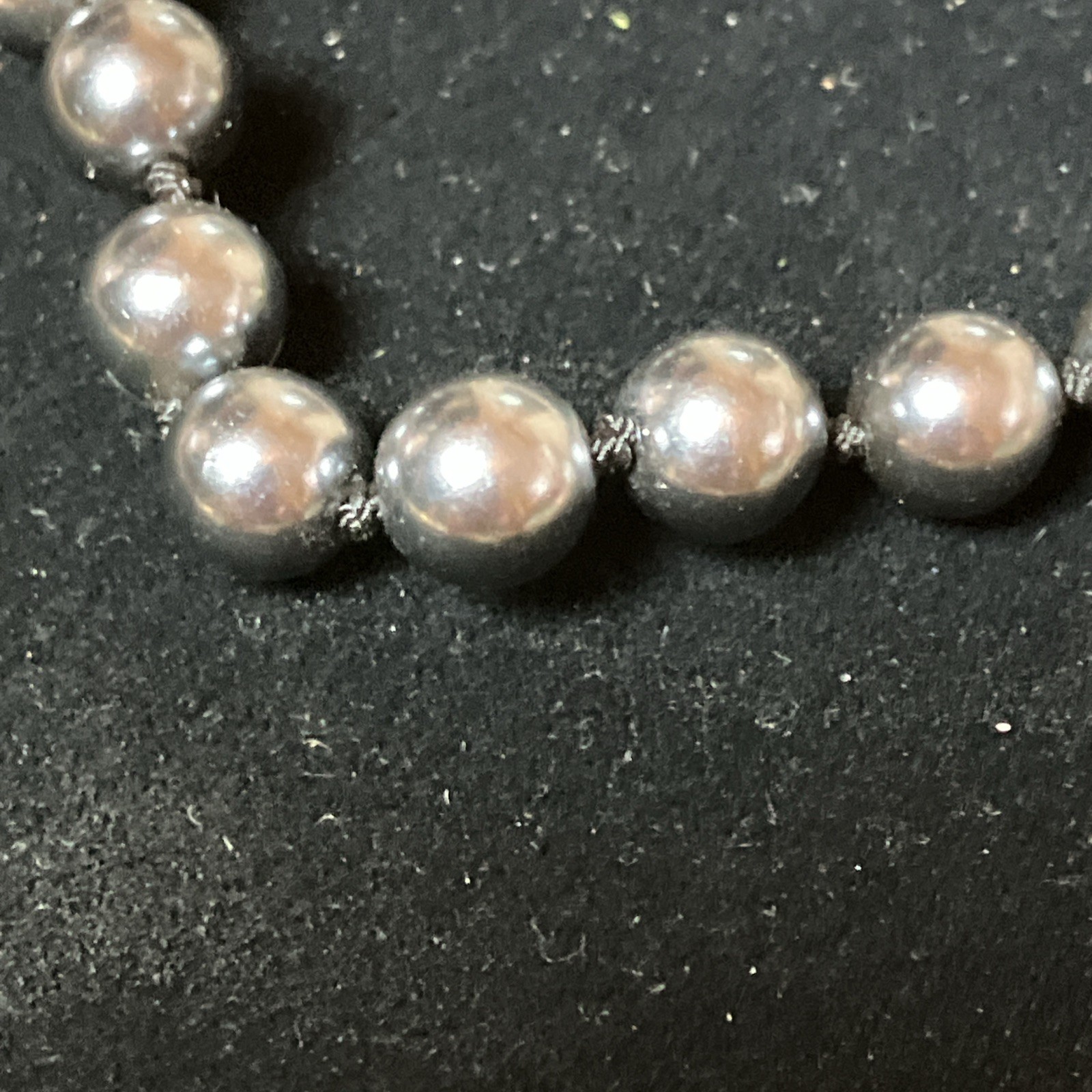 Vintage Pearl Necklaces And Braclet Lot White And Gray Pearls Gold Tone Clasps