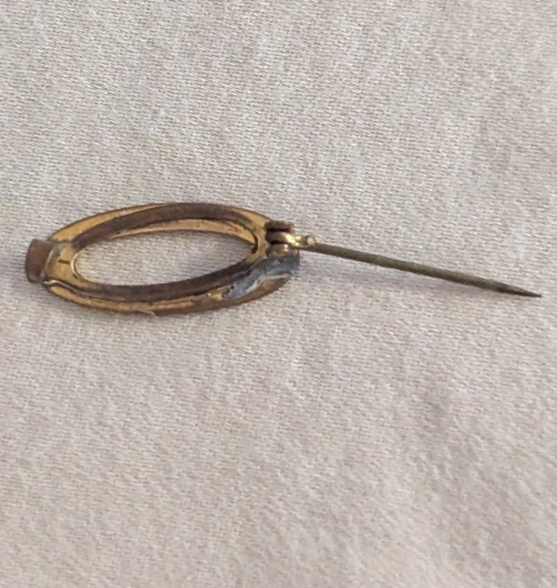 Victorian Era Gold Toned Pin With Engraved Design .75″ C-clasp hook