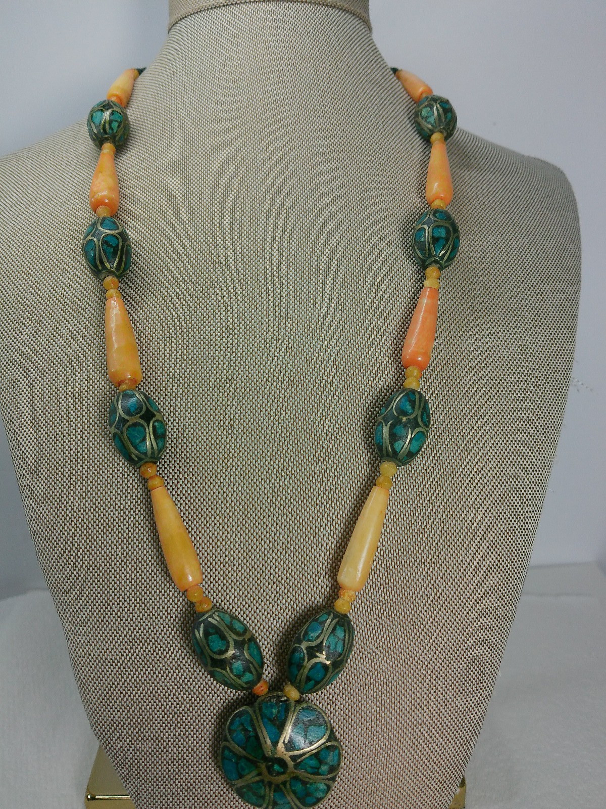 Vtg Turqoise Chip Inlay Silver Cow Bone Beaded Tribal Flower Pendant Necklace