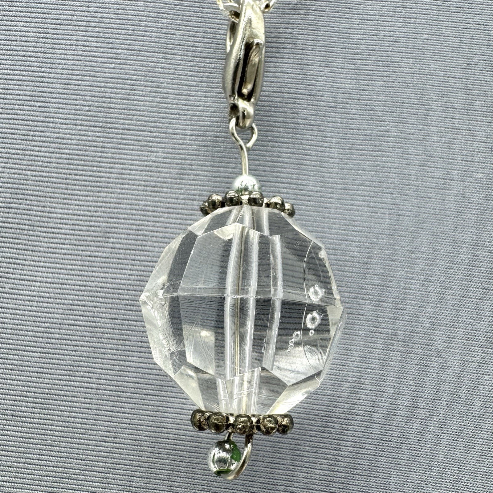 VTG Crystal Acrylic Lucite Plastic Faceted Large Pendant Necklace 29.5” Chain