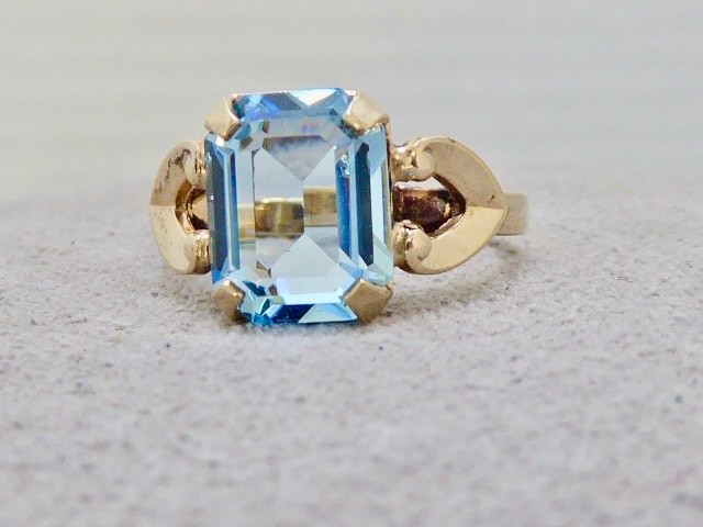 70’S NEW OLD STOCK 10K YELLOW GOLD FILLED SIMULATED AQUA RING SIZE 4.25 RING