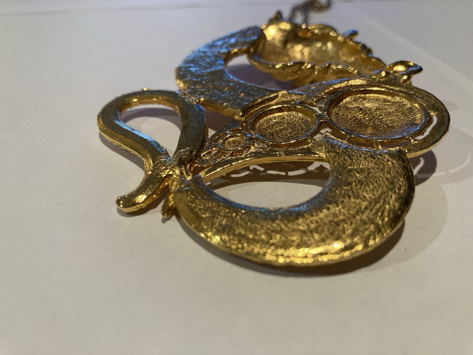 Rare vintage sea serpent/sea horse pendant necklace