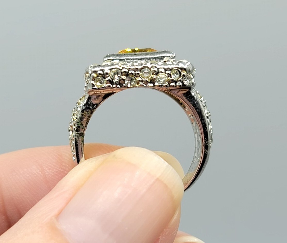 Vtg Sz 5 Ring Citrine Faceted Cubic Zirconia Clear Rhinestones Fashion Jewelry