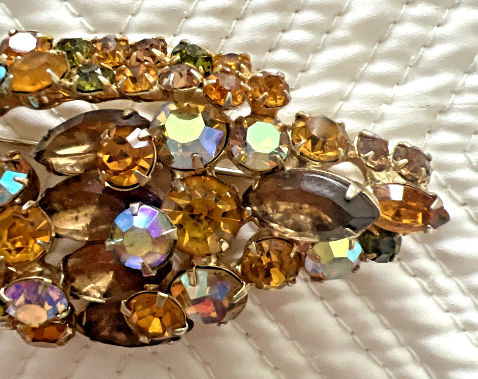 VINTAGE 1950’s AMBER AURORA BOREALIS BROOCH 2 3/4″ wide by 1 1/2″ high