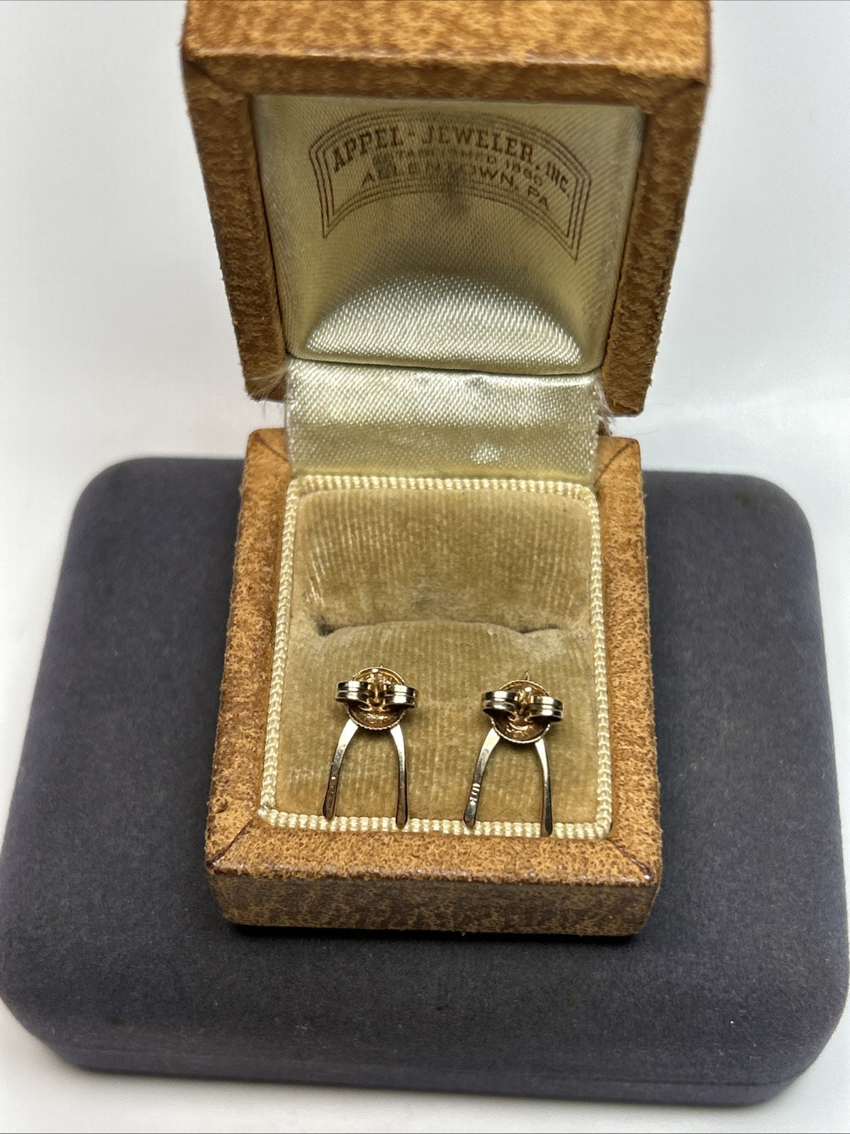 Vintage BDA Budlong Docherty Armstrong 10k Yellow Gold Wishbone Stud Earrings
