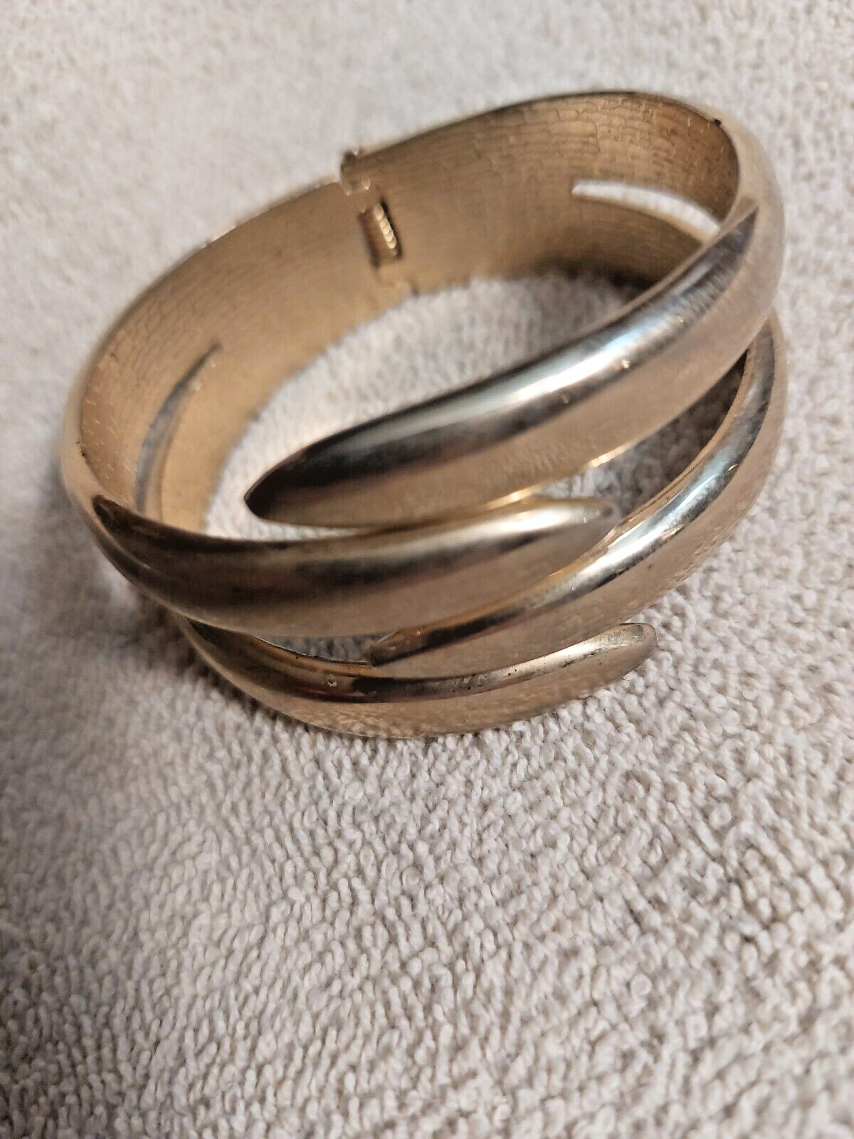 VTG Hinge Bracelet 2-3″ across opening Gold Tone 2 Row Entwine Design 1 1/4″ W