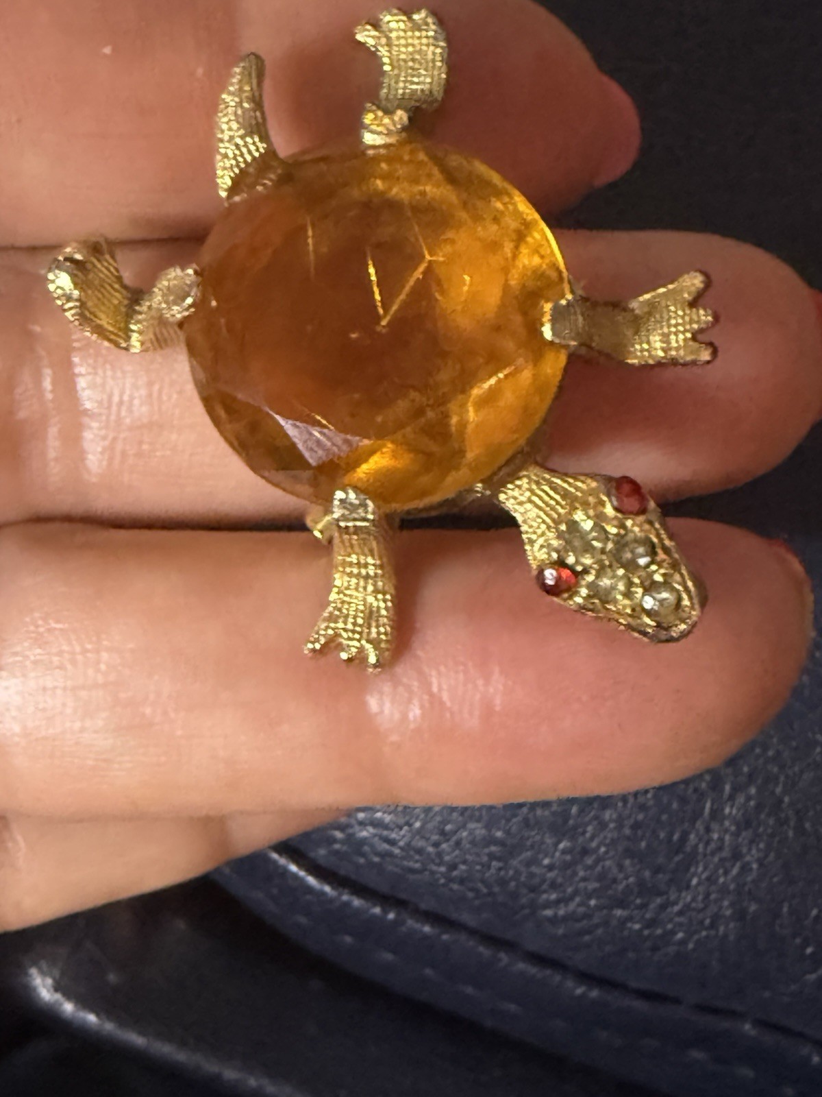 Gold Tone Yellow Faceted Clear Red Rhinestone Turtle Brooch Pin, M564