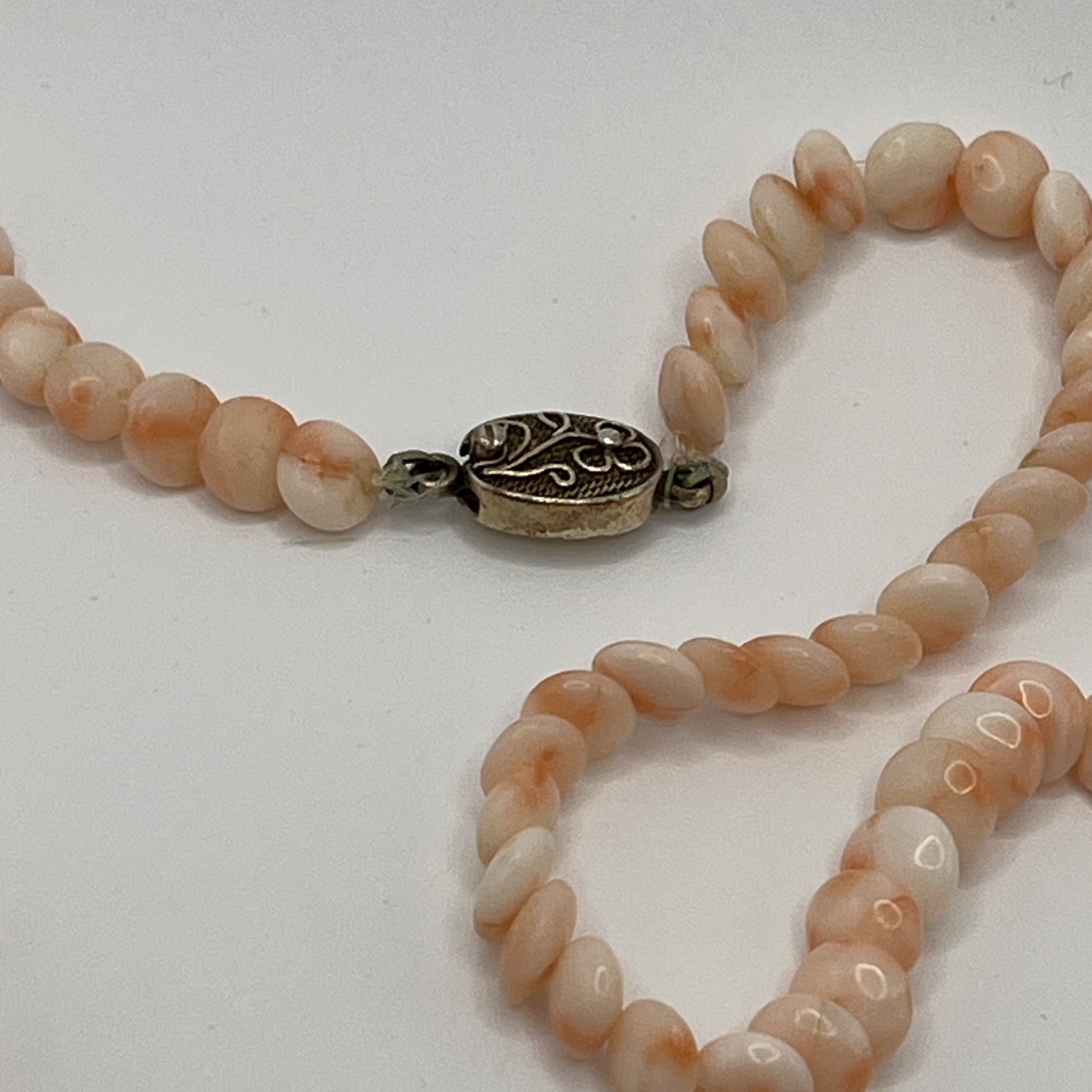 Vtg Queen Conch Shell Disk Bead Graduating Necklace Ornate Box Clasp 28” Pink