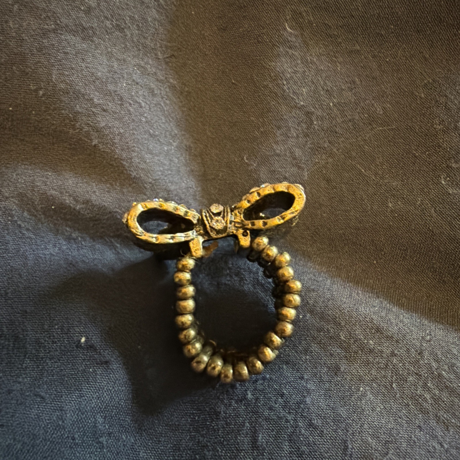 VINTAGE BIG CRYSTAL RHINESTONE BOW RING (Stretch band)
