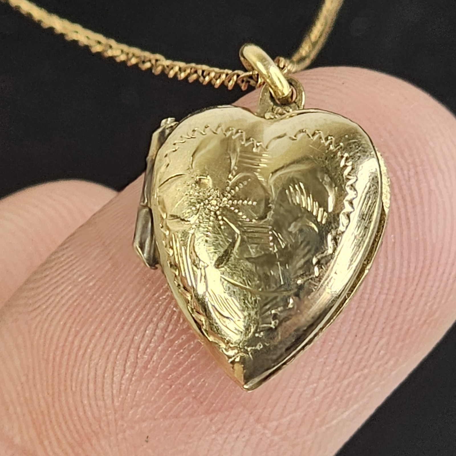 Vintage Gold Filled Heart Locket Etched Floral Pendant 16” Gold Plated Necklace