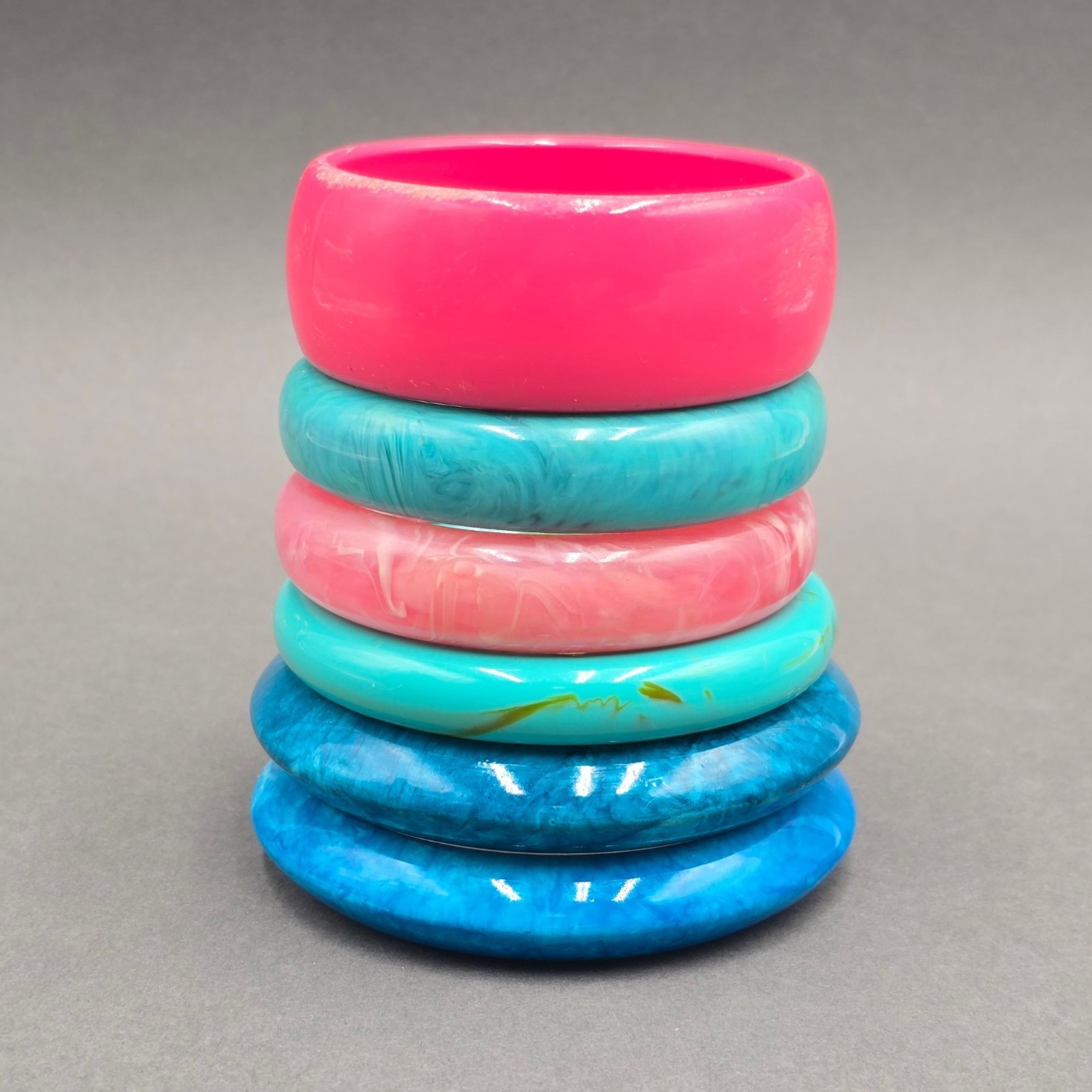 Vintage Retro Lucite Bangle Bracelet 8″-9″ Pink Blue Marbled Swirl 60s Set 6