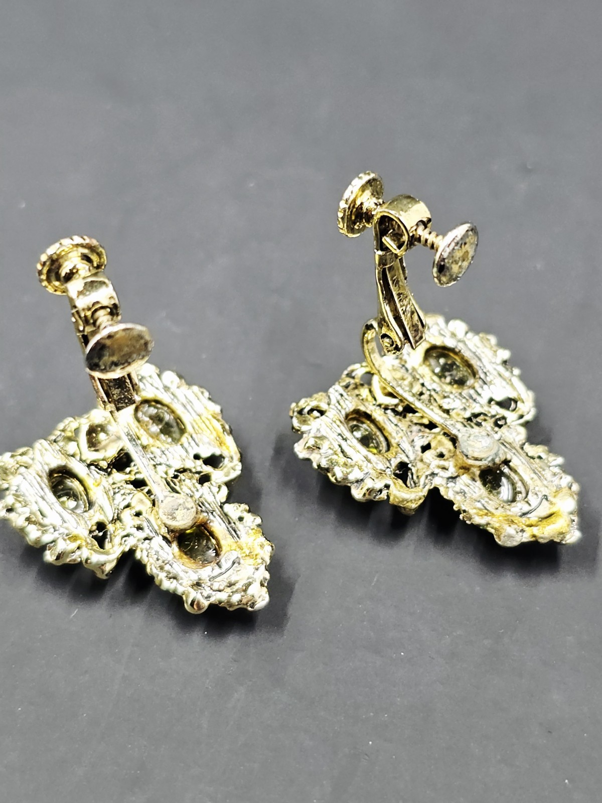 Vintage Goldtone Green Glass Climber Adjustable Clip-On Earrings, 1″