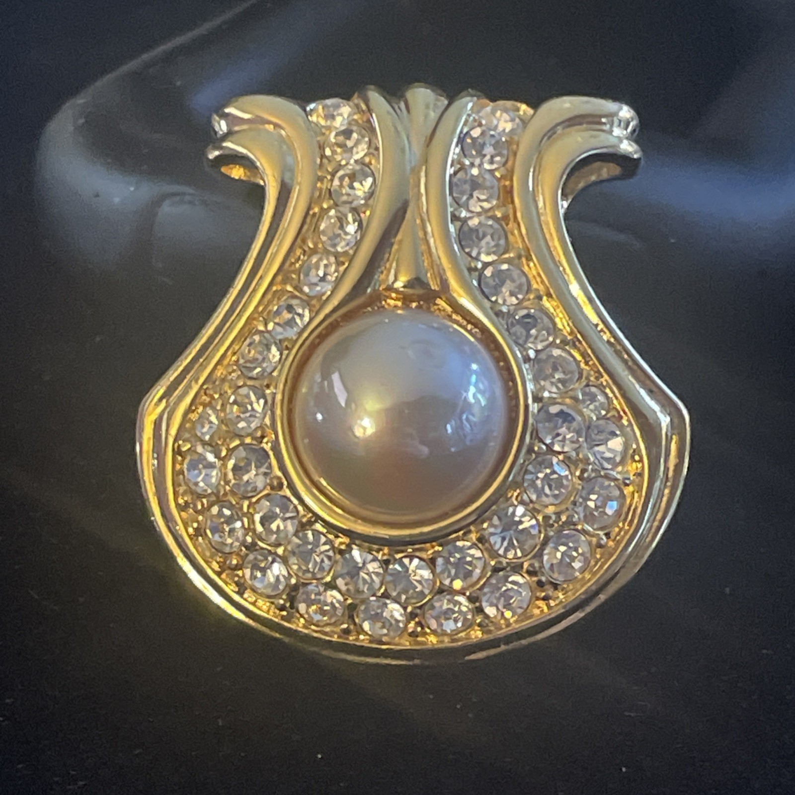Nolan Miller Glamour Collection Rhinestone & Pearl Large Pendant Only T25