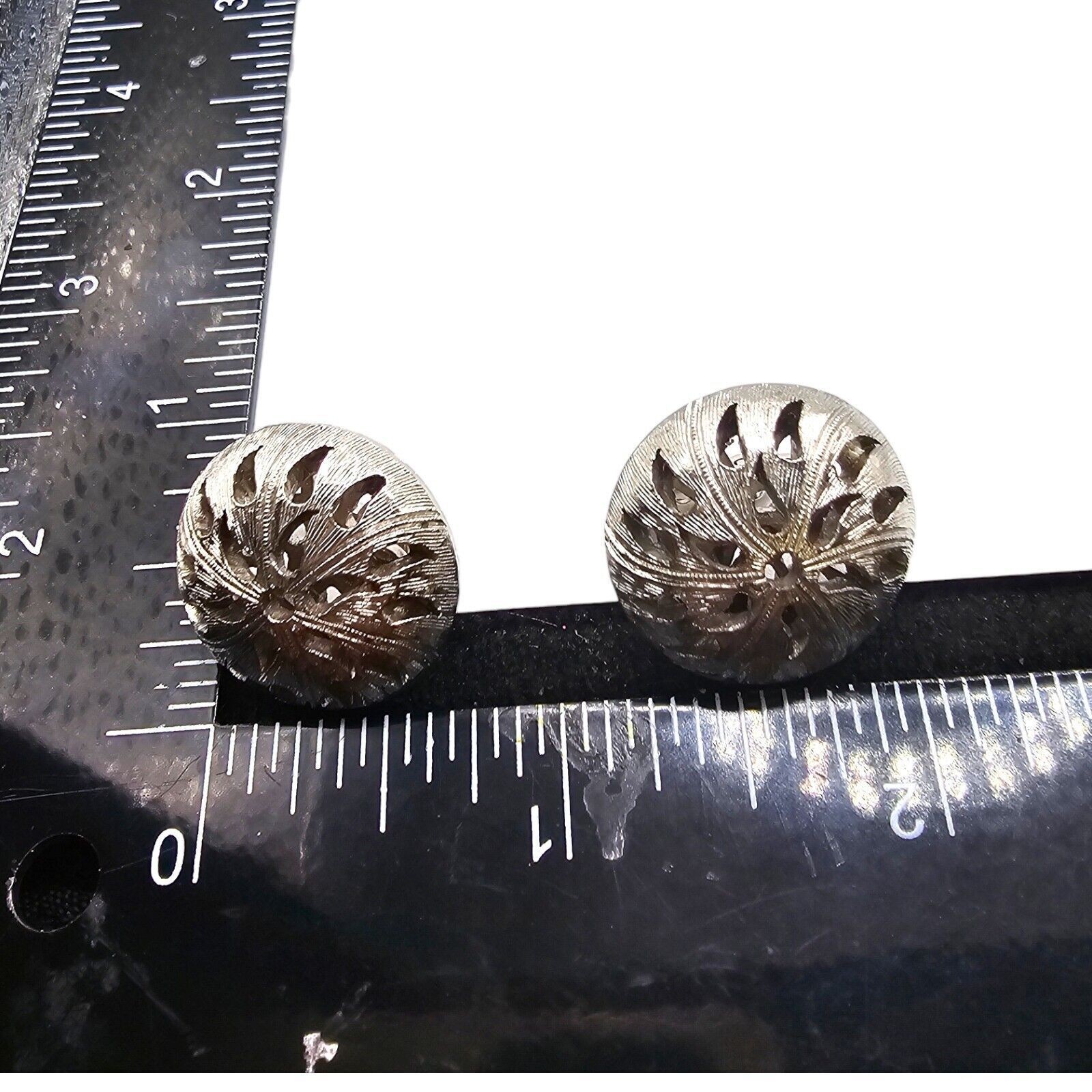 Earrings Crown Trifari Dome Shaped Clip On Filigree Vintage Gold Tone SKU 2138