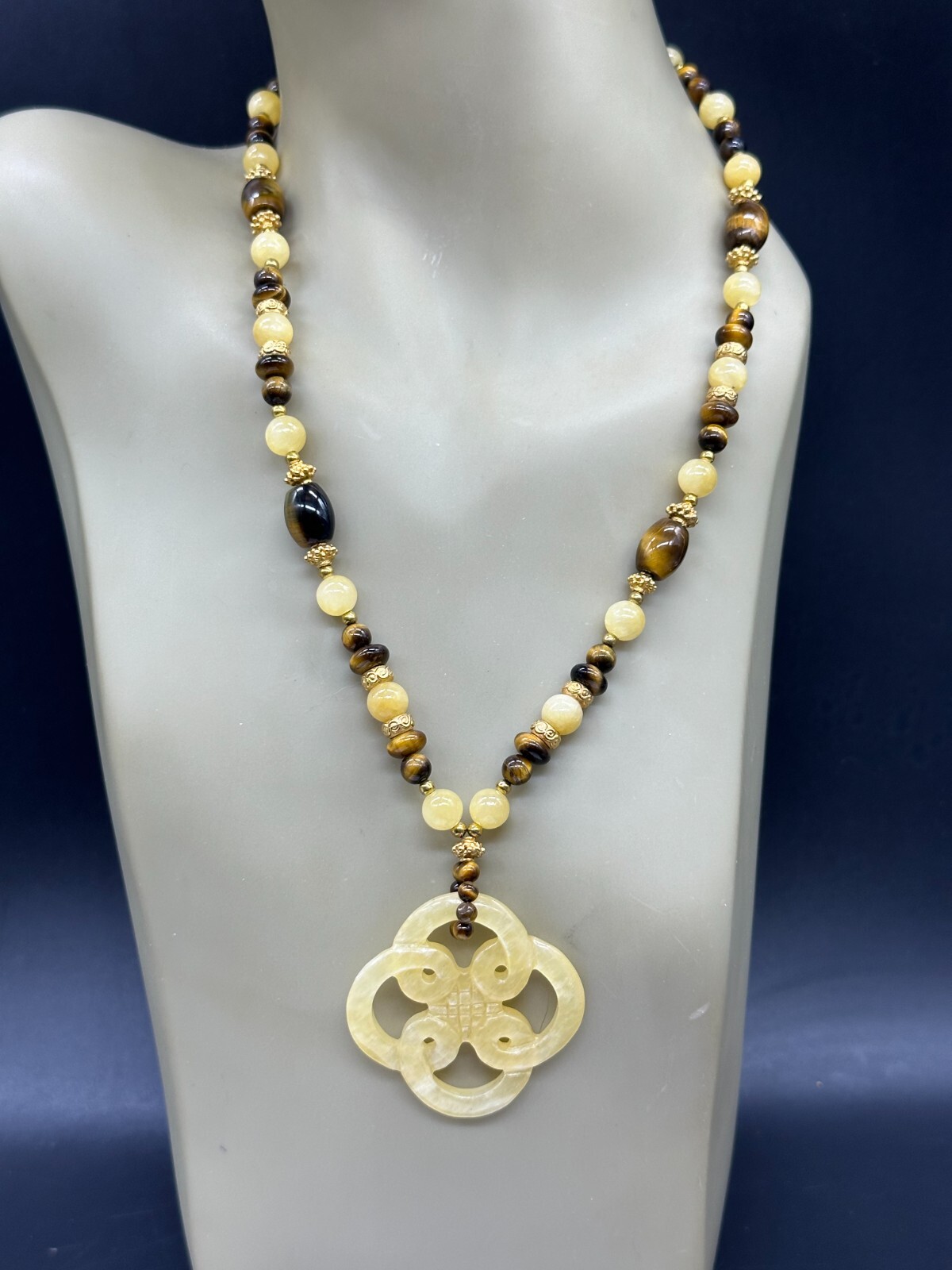 ESTATE TIGER’S EYE STONE YELLOW CARVED JADE BEAD PENDANT NECKLACE 22″ LONG
