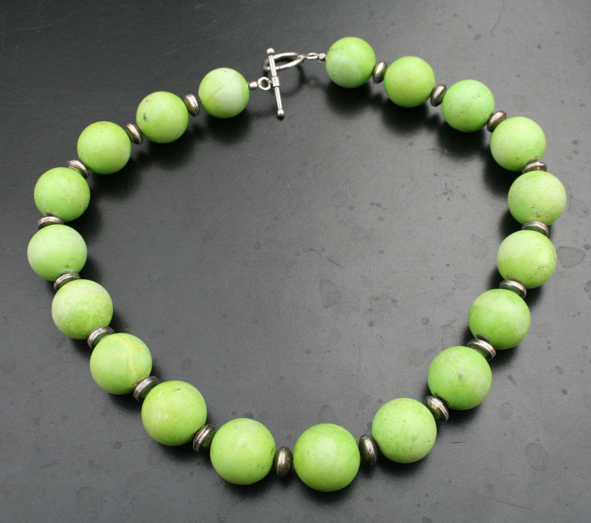 Vintage Dyed Green Agate Necklace 17″ Silver Tone Spacers 19 3/4″ or 18mm Beads