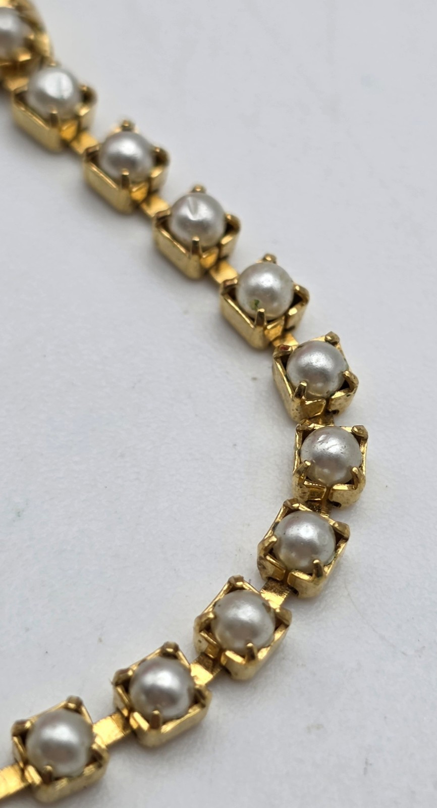 Gold Tone Faux Pearl Tennis Bracelet 7 In Fold Over Clasp Classic Elegant Vtg.