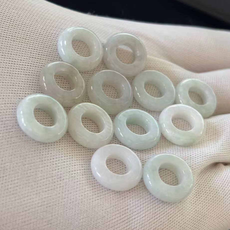 12 pcs Natural Green Jade Jadeite Ring Pendants, Diameter 15 mm. Free Necklace