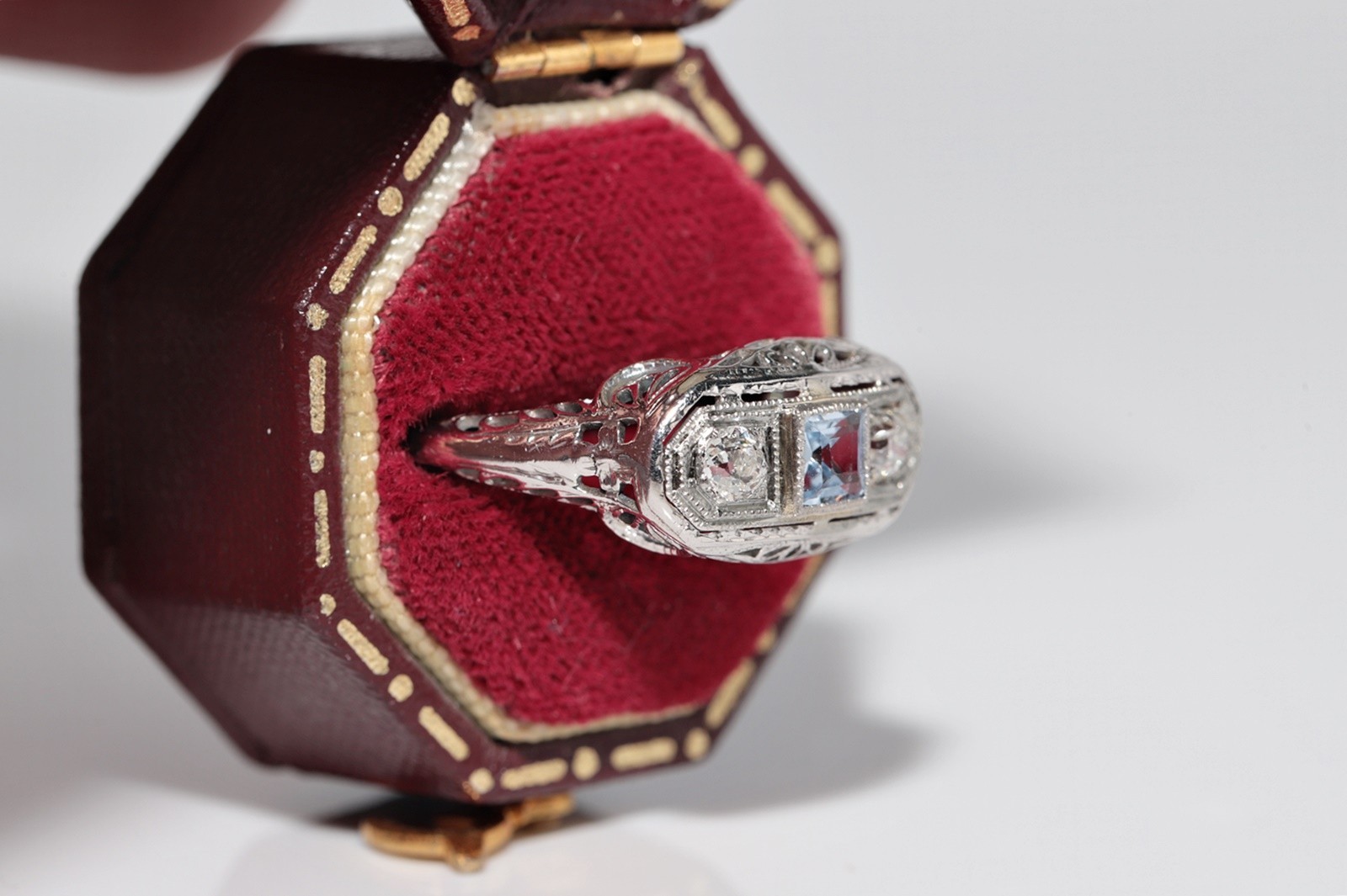 Antique Circa 1920s Art Deco 18k Gold Natural Diamond And Aqua Marine Ring